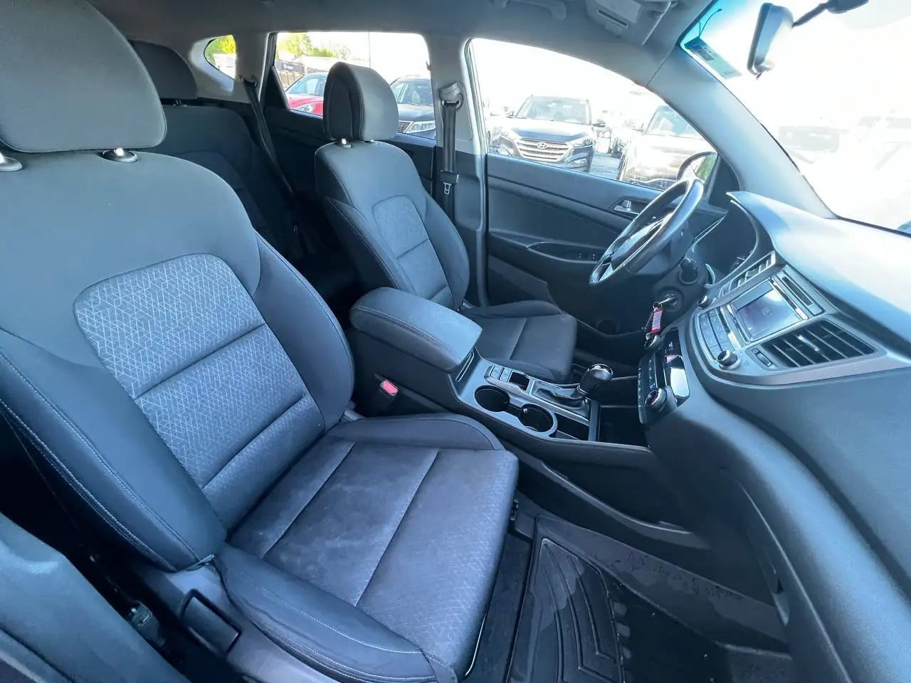 Hyundai TUCSON снимка Hyundai TUCSON