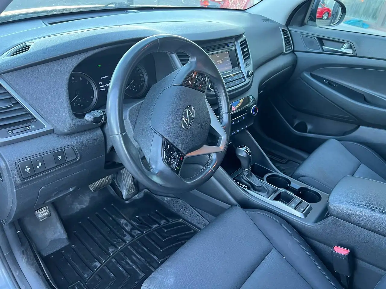 Hyundai TUCSON снимка Hyundai TUCSON