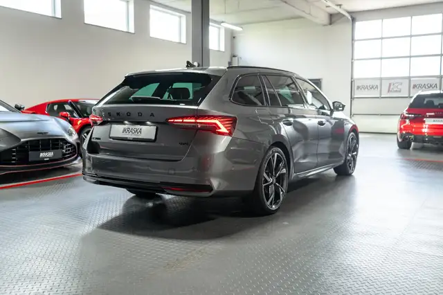 Skoda Octavia view 6