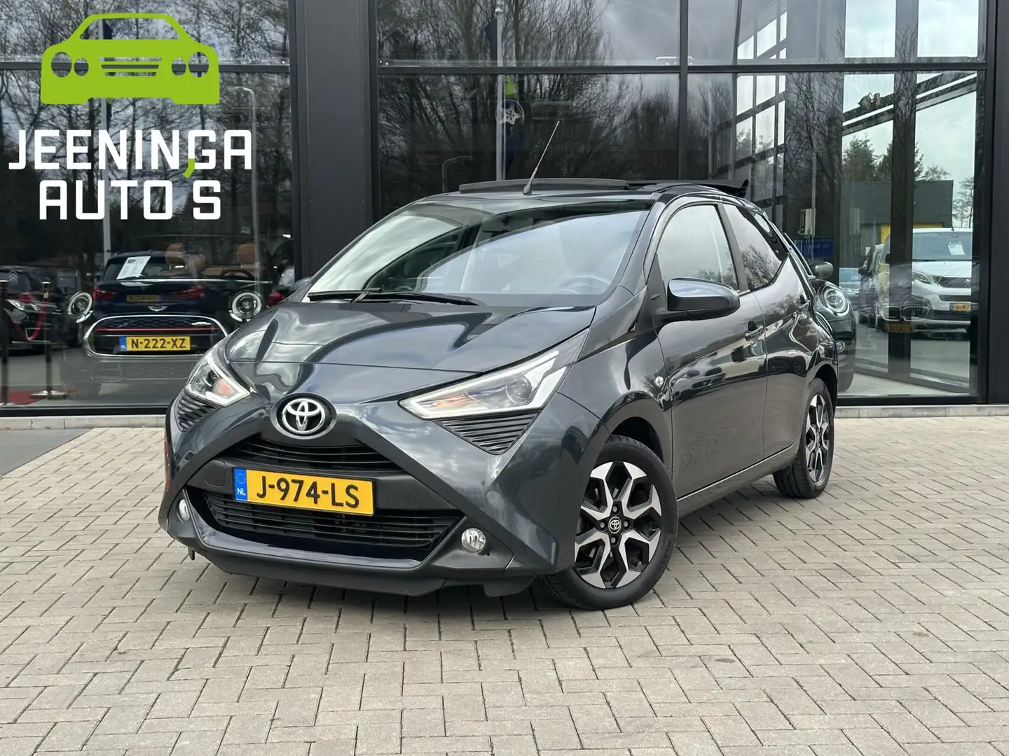 Toyota Aygo 1.0 VVT-i x-joy cabrio | Apple carplay | Camera Gris - 1