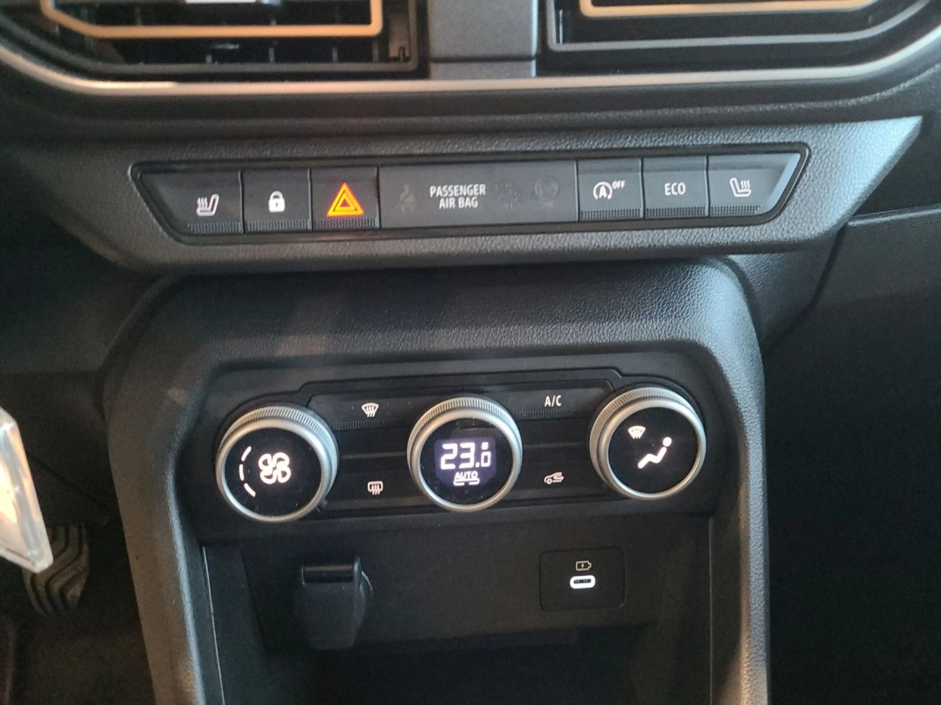 Dacia Sandero Stepway Expression Bluetooth Navi LED — photo 21