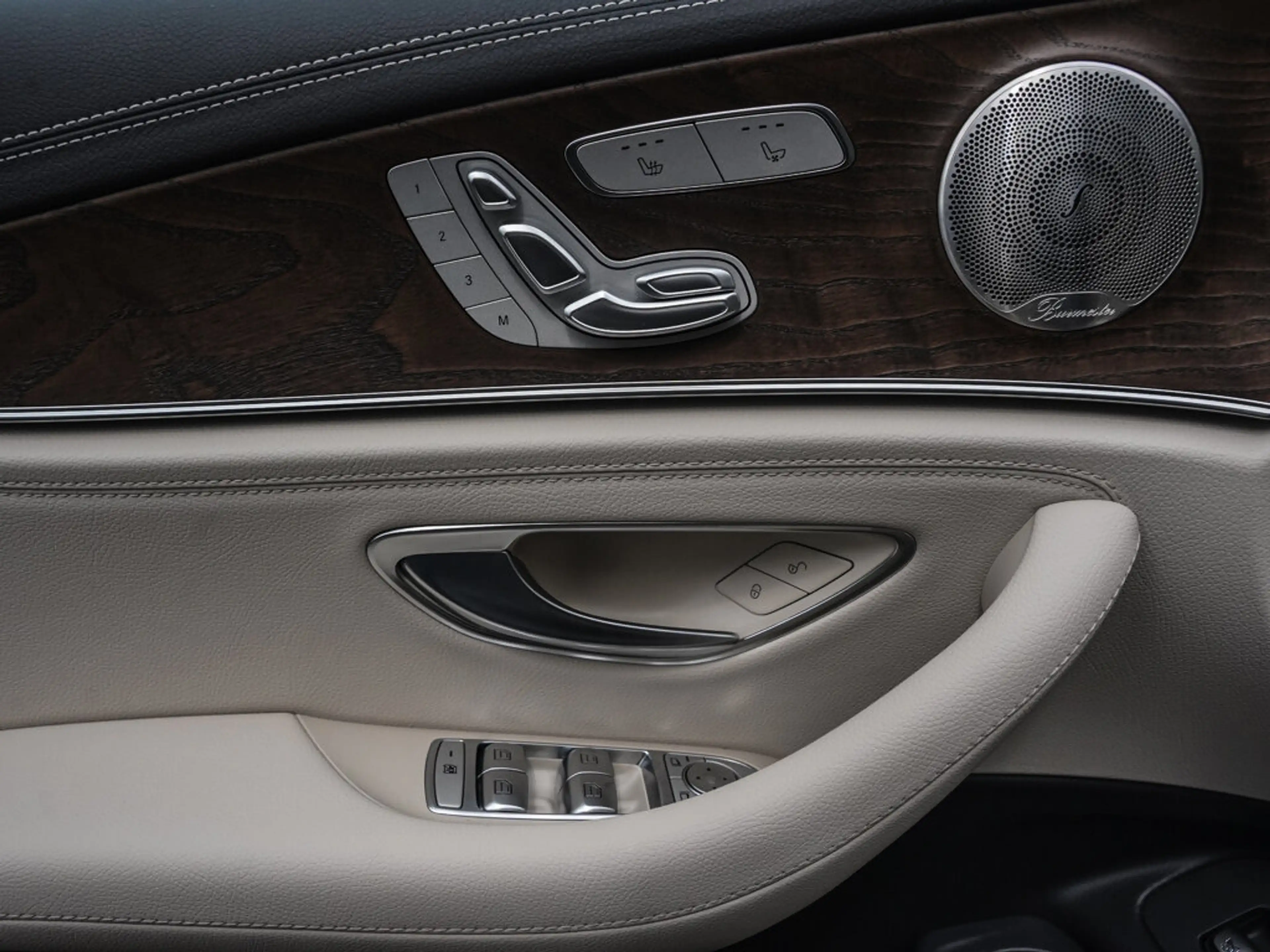 Mercedes-Benz E 400 E 400 d 4M T EXCLUSIVE STH MASSAGE. DISTRONIC HUD — photo 13
