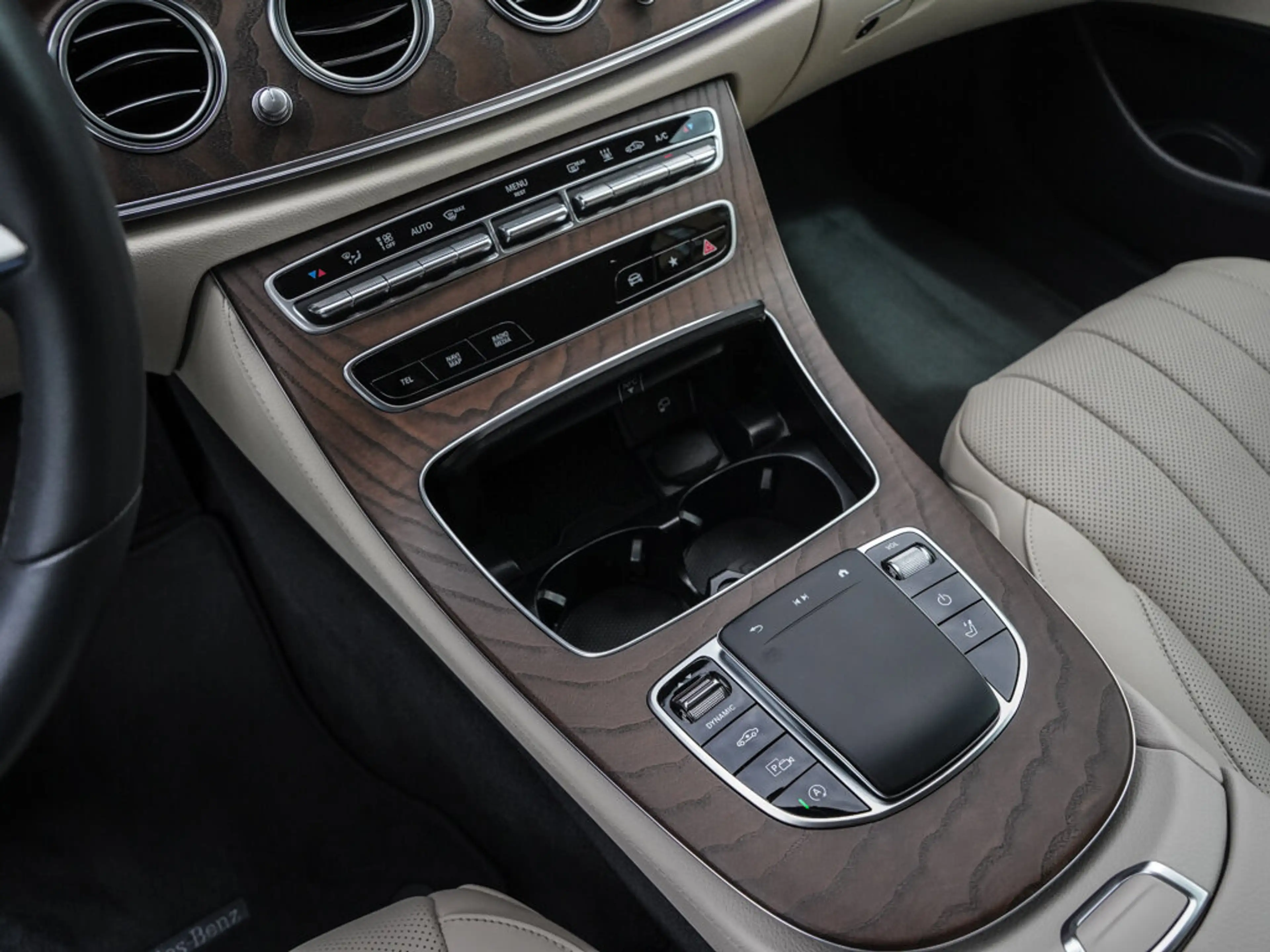 Mercedes-Benz E 400 E 400 d 4M T EXCLUSIVE STH MASSAGE. DISTRONIC HUD — photo 11