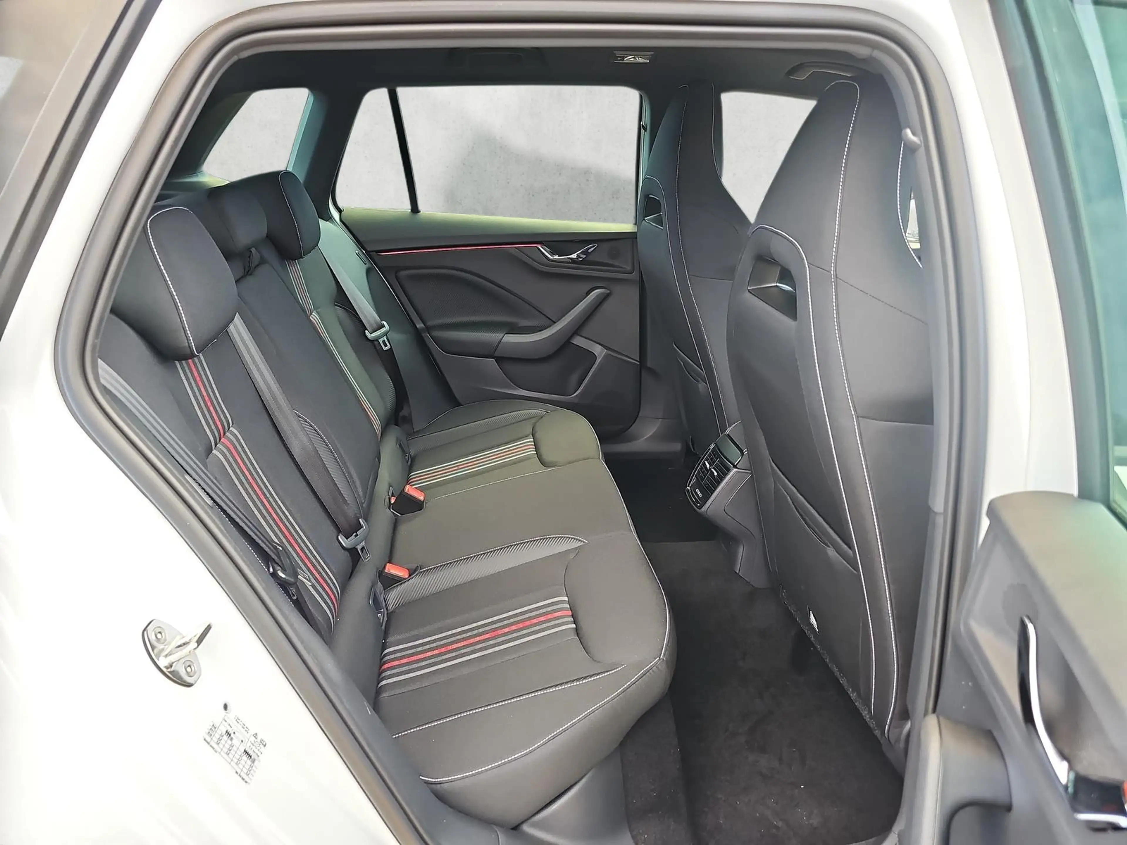 Skoda Kamiq 1.5 TSI DSG Monte Carlo Matrix Navi AHK — photo 14