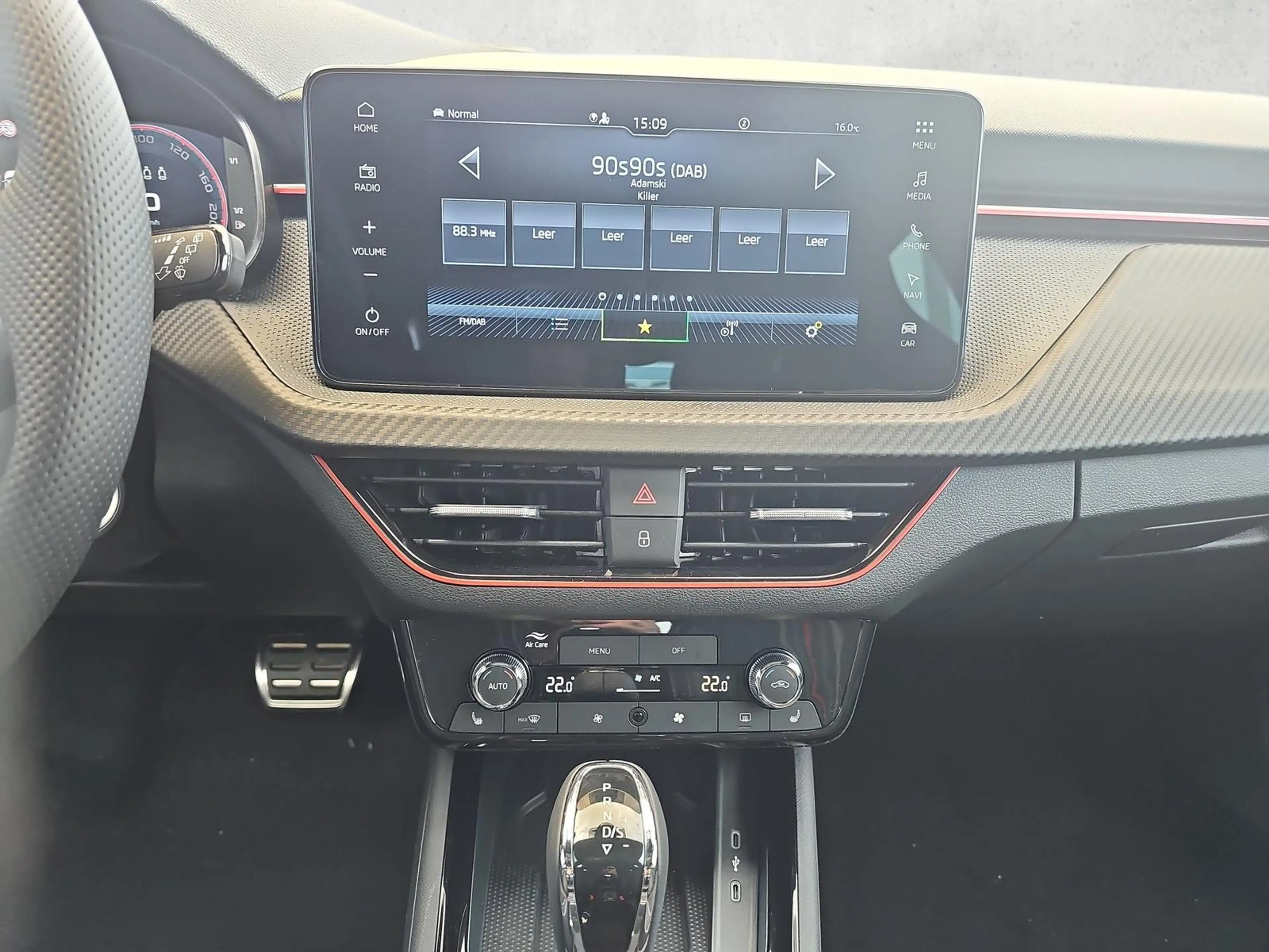 Skoda Kamiq 1.5 TSI DSG Monte Carlo Matrix Navi AHK — photo 13