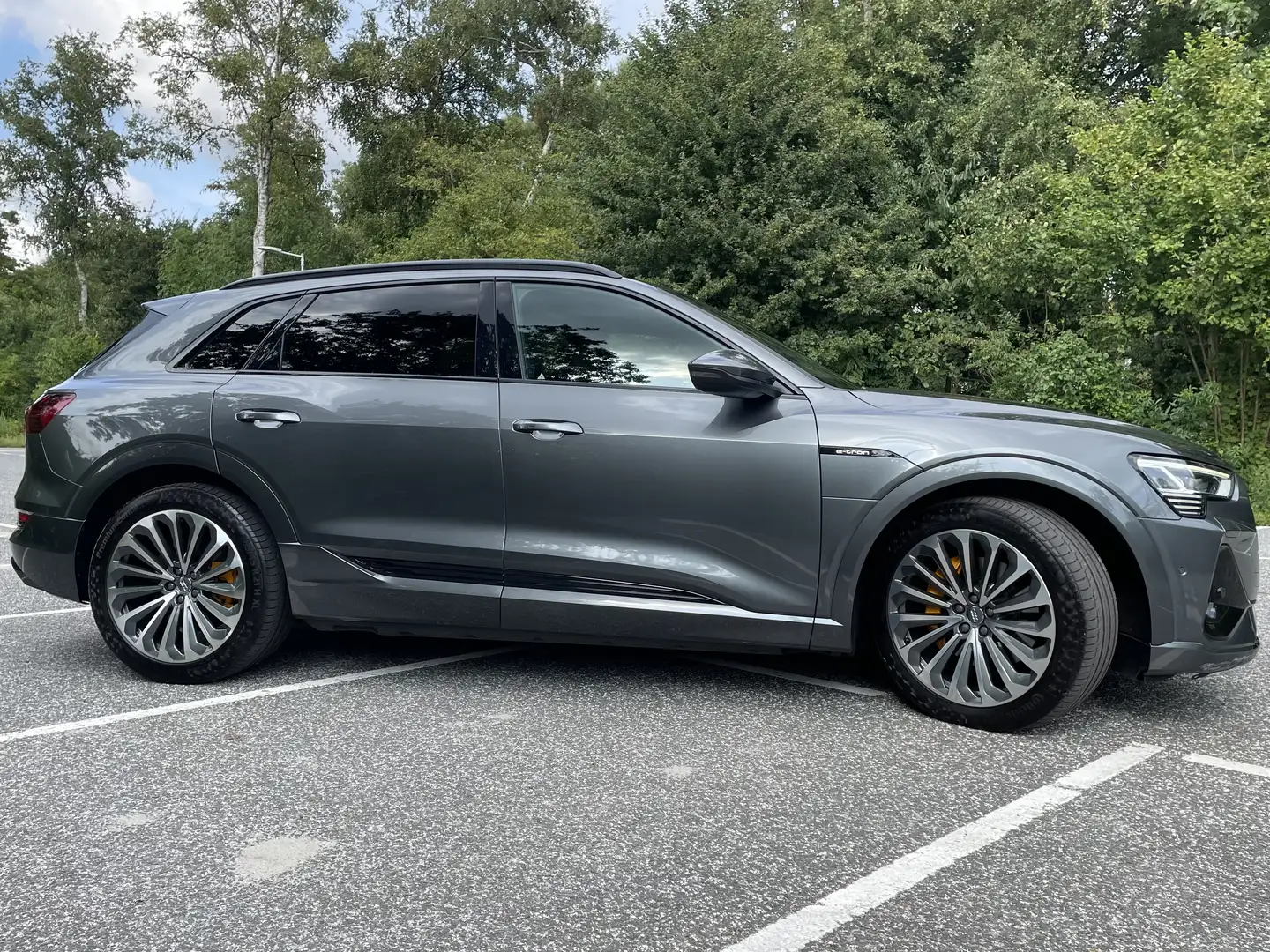 Audi e-tron 55 Quatro Advanced 95 KWH 408 PK Grey - 2