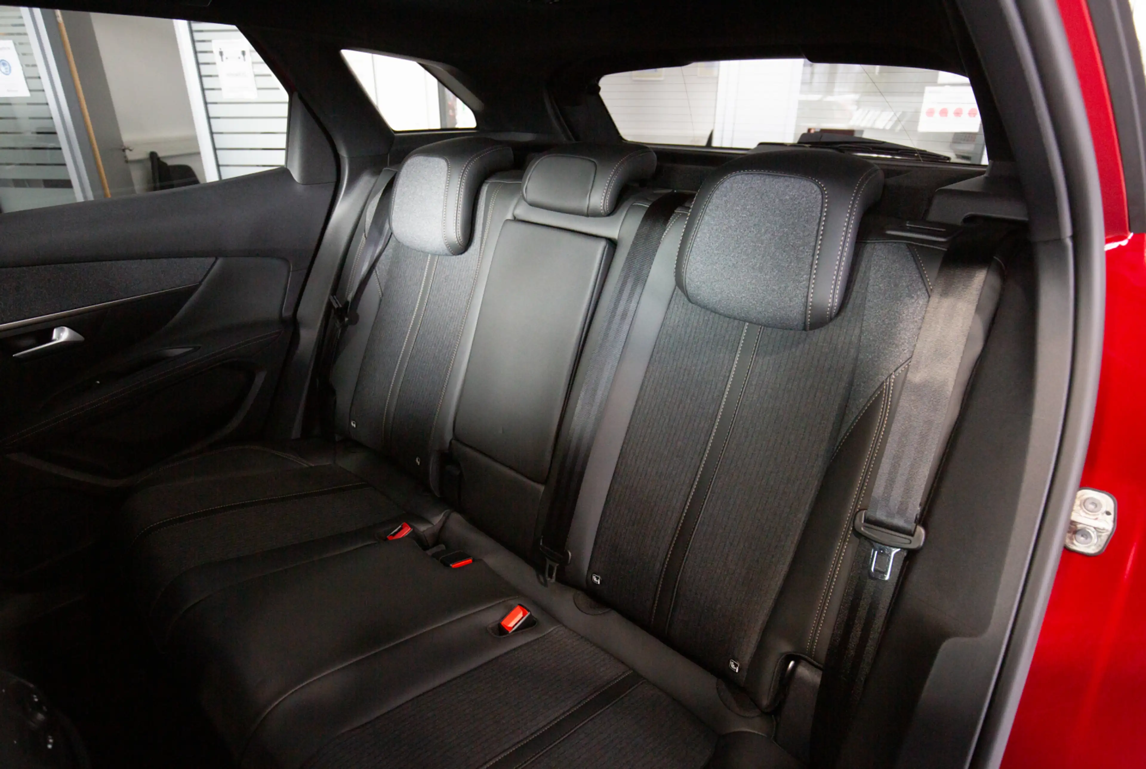 Peugeot 3008 Allure 1.5 BlueHDi 130 EAT8 *EASY-PAKET*PANO*SHZ*PDC* *INVENTUR-SALE* — photo 10