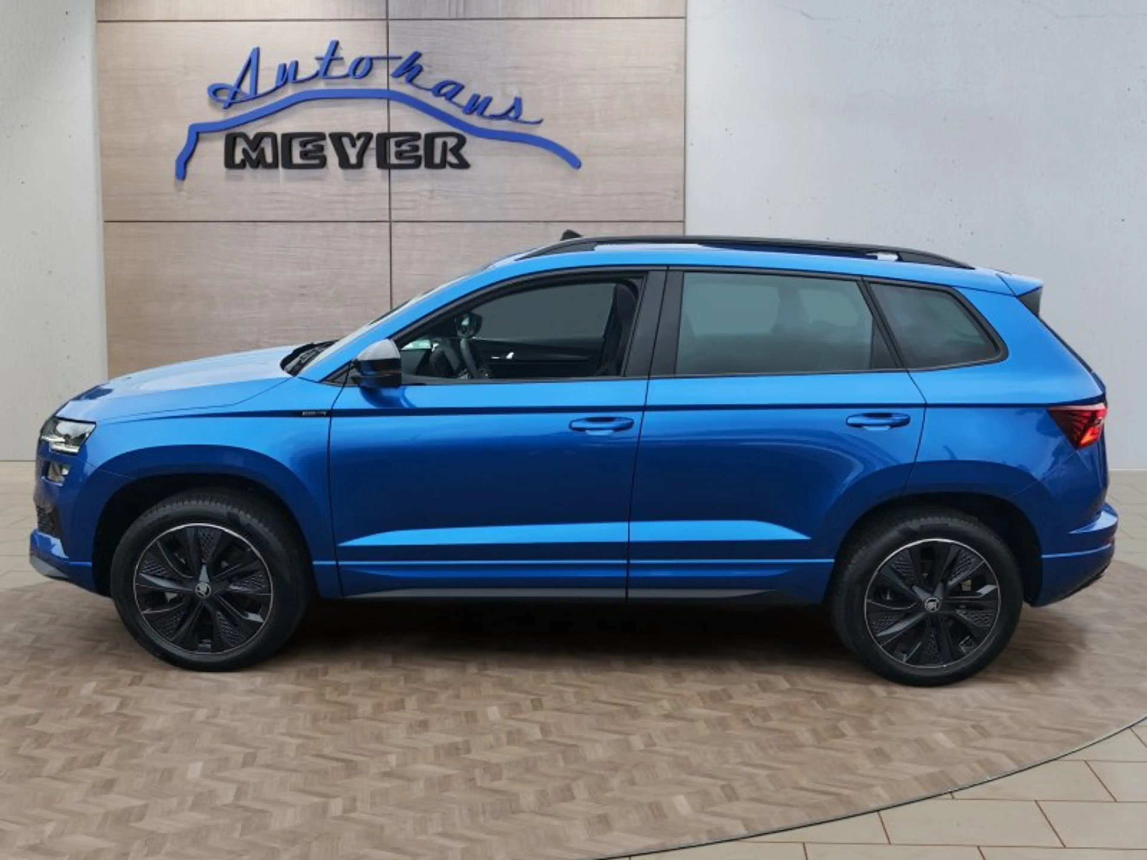 Skoda Karoq Sportline 2,0TDI DSG 4x4 Pano/4*J.Gar/aAHK/Navi — photo 2