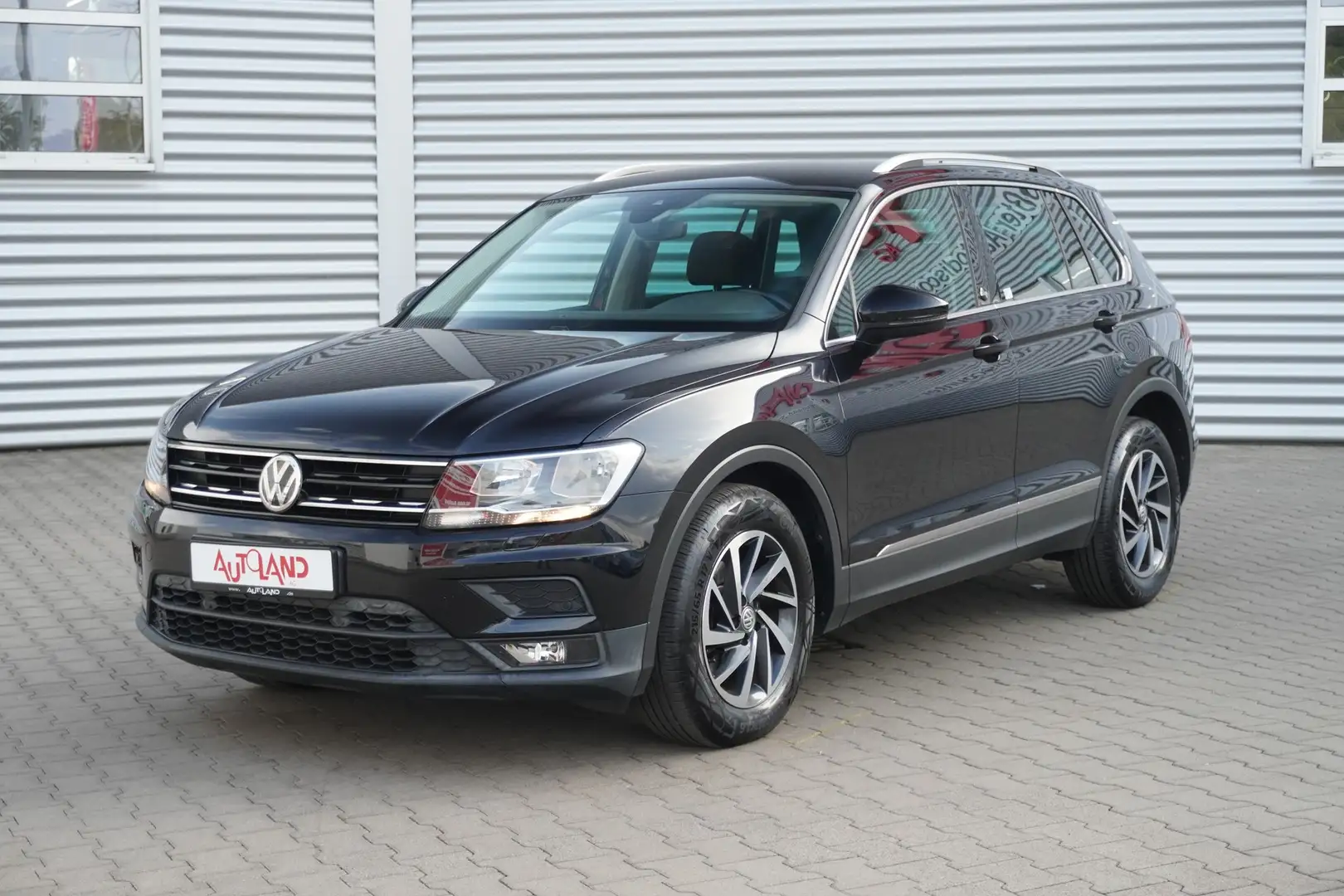 Volkswagen Tiguan 1.4 TSI Sound AHK ACC PDC Navi Spurhalte Noir - 2
