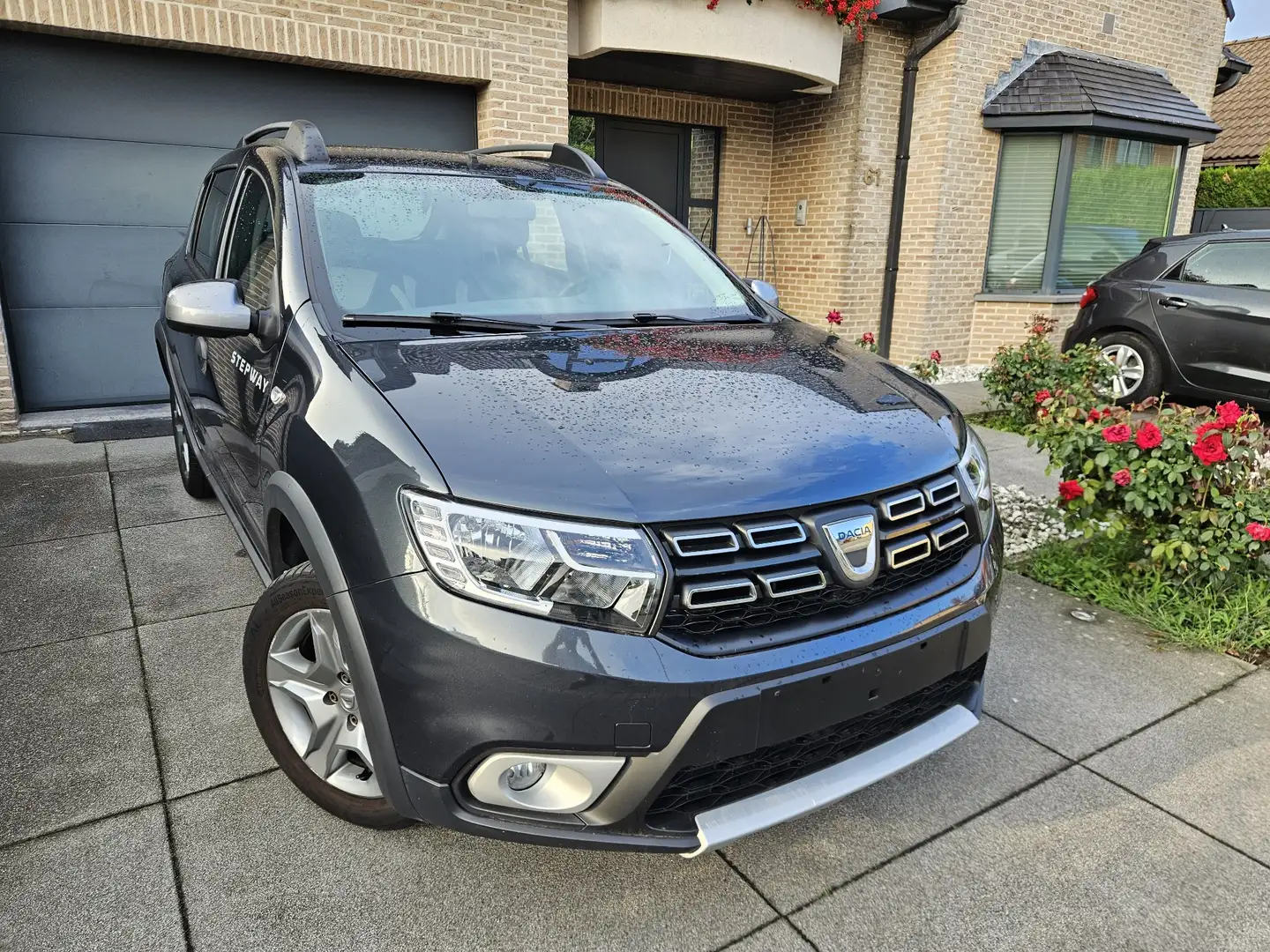 Dacia Sandero Stepway 0.9 TCe / CAMERA / NAVI / *SUPER DEAL* Gris - 2