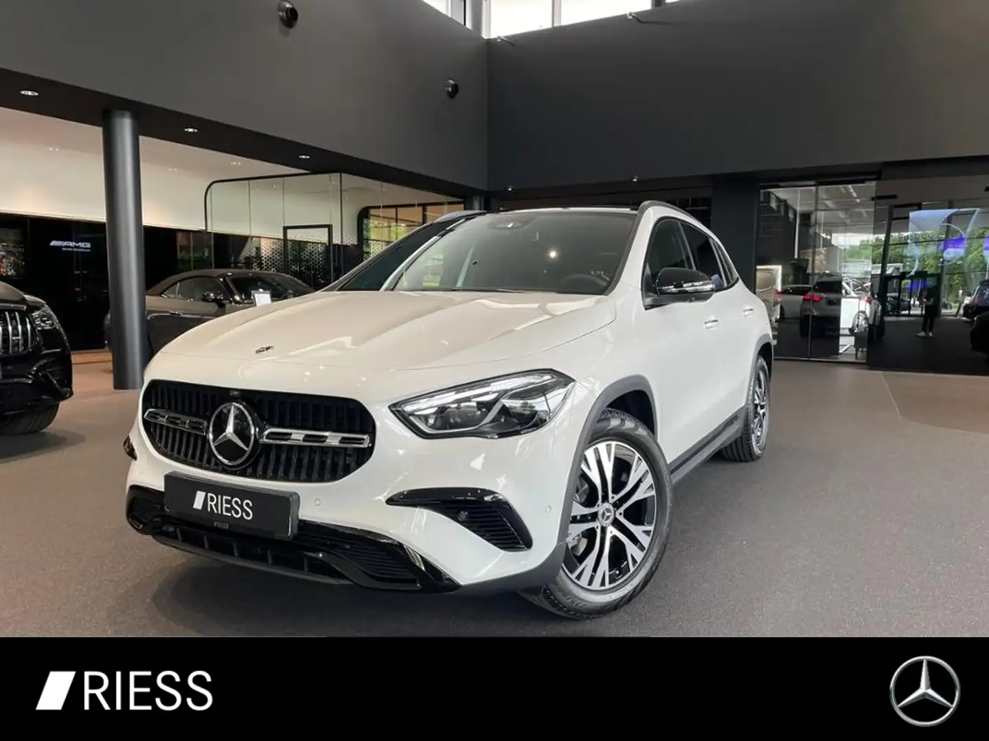 Mercedes-Benz GLA 200 PROGRESSIVE+PANO+DISTR+MULTIBEAM+KEYLESS Blanc - 1