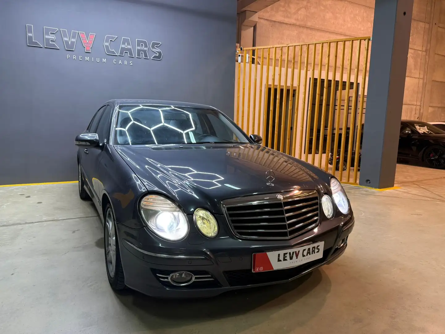 Mercedes-Benz E 300 300BlueTec Avantgarde Aut. Blau - 1