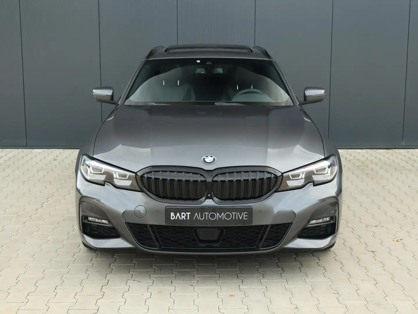 BMW 330 3-serie Touring 330e M Sport|ACC|360|Trekhaak|Pano Grijs - 2
