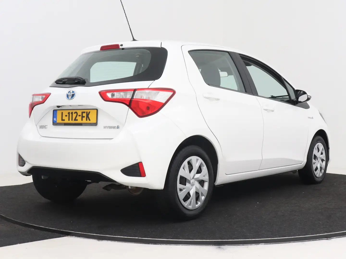 Toyota Yaris 1.5 Hybrid Active Limited Weiß - 2