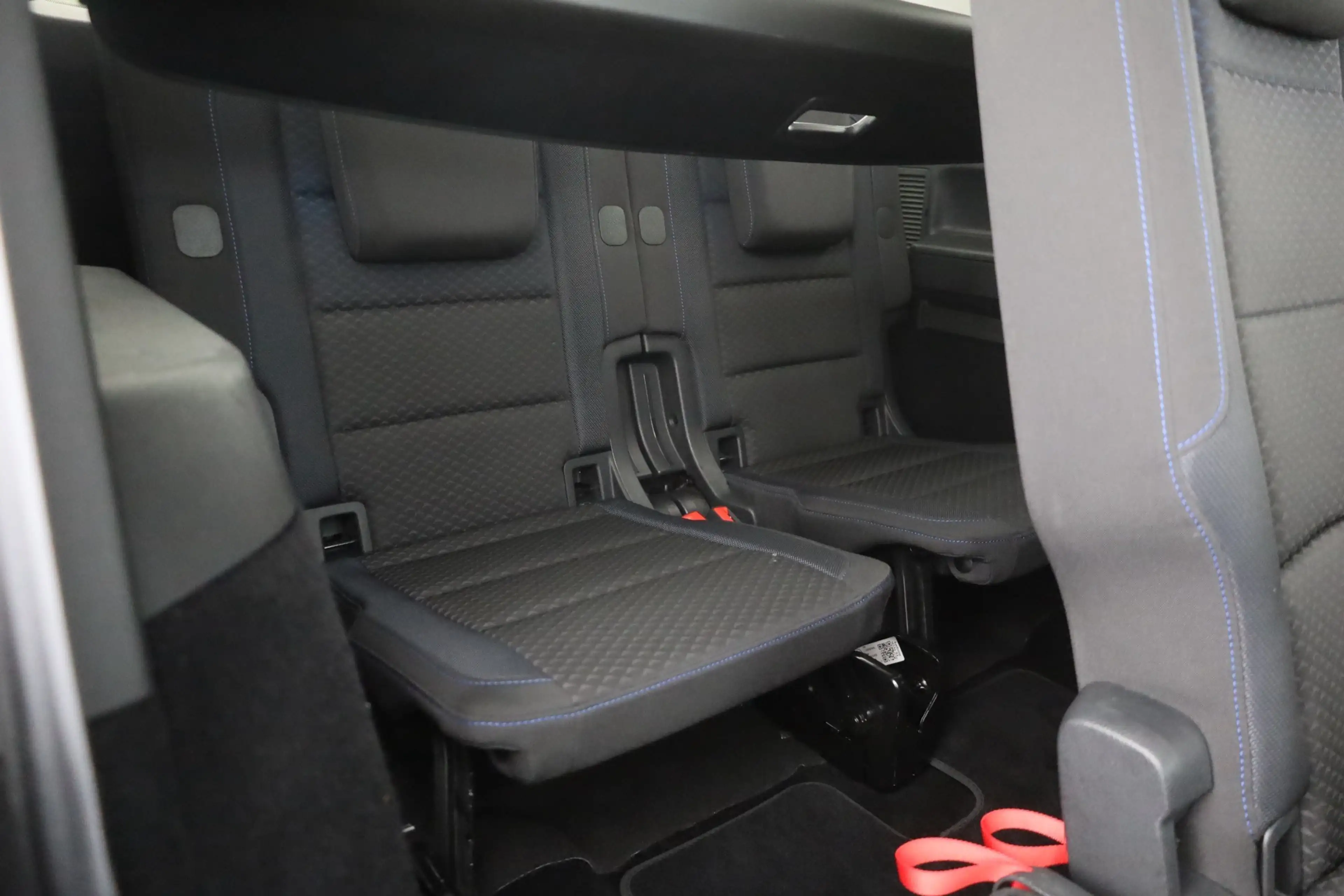 Volkswagen Touran 2.0 TDI United 7-Sitzer LED Navi ACC — photo 26