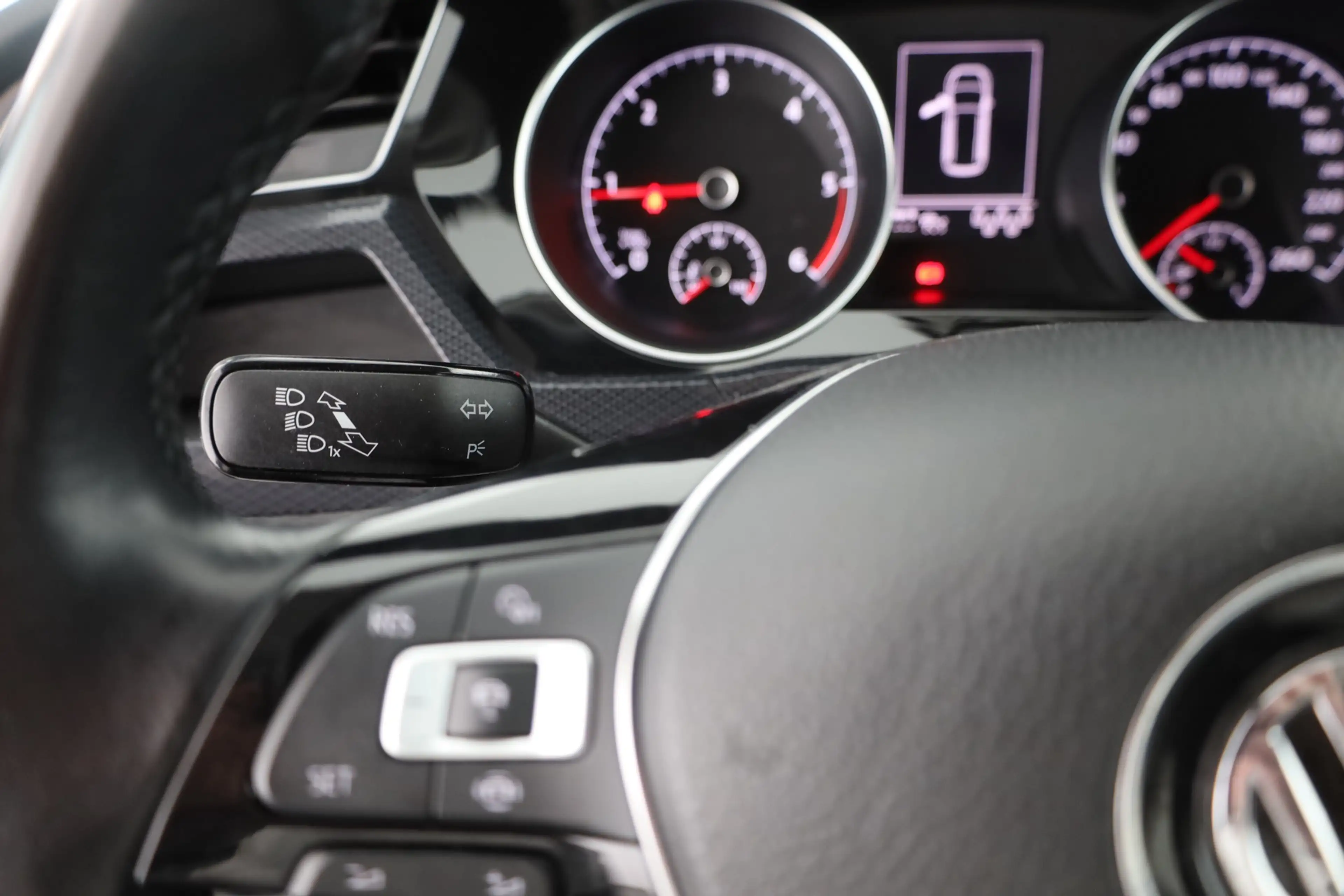 Volkswagen Touran 2.0 TDI United 7-Sitzer LED Navi ACC — photo 19