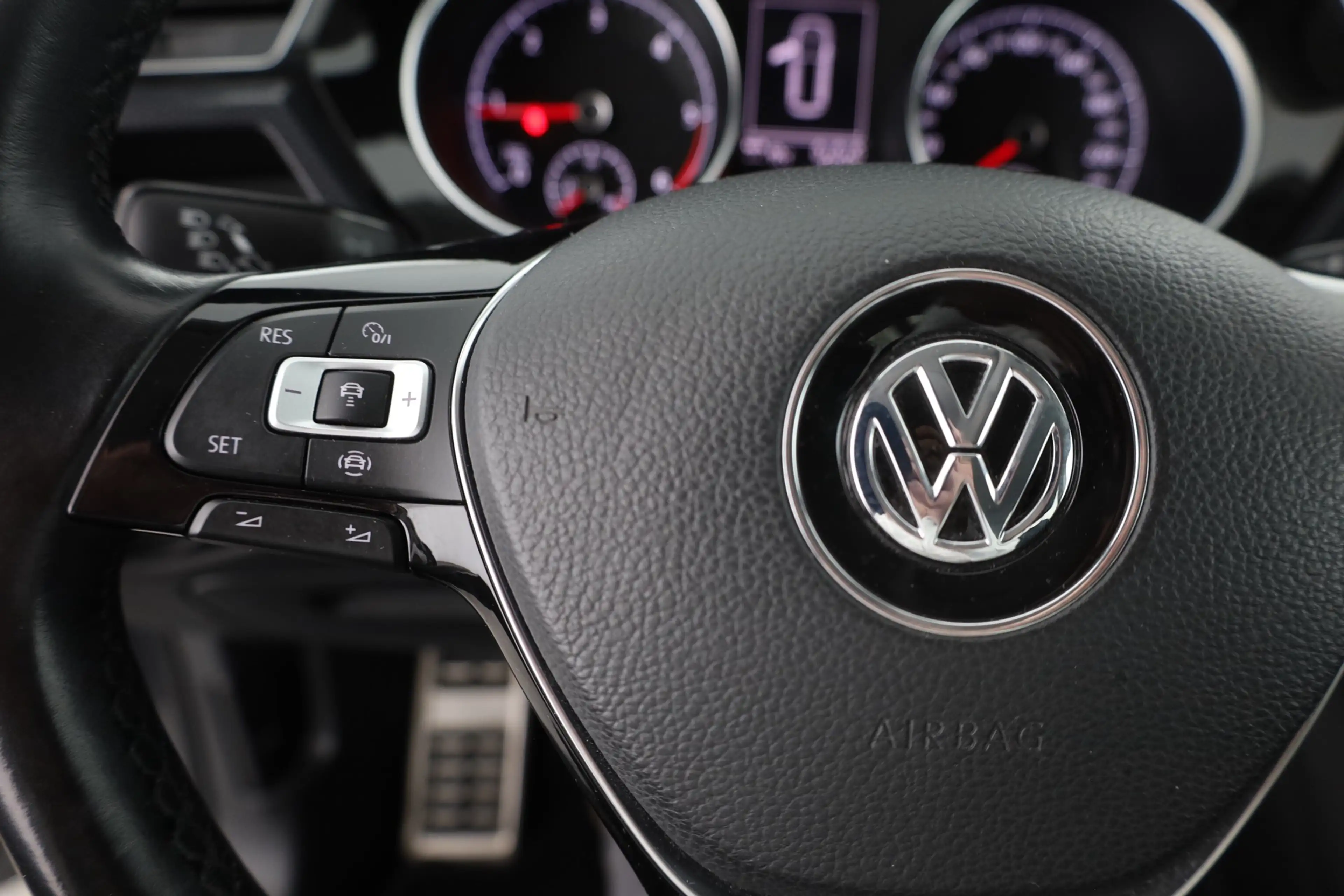Volkswagen Touran 2.0 TDI United 7-Sitzer LED Navi ACC — photo 16