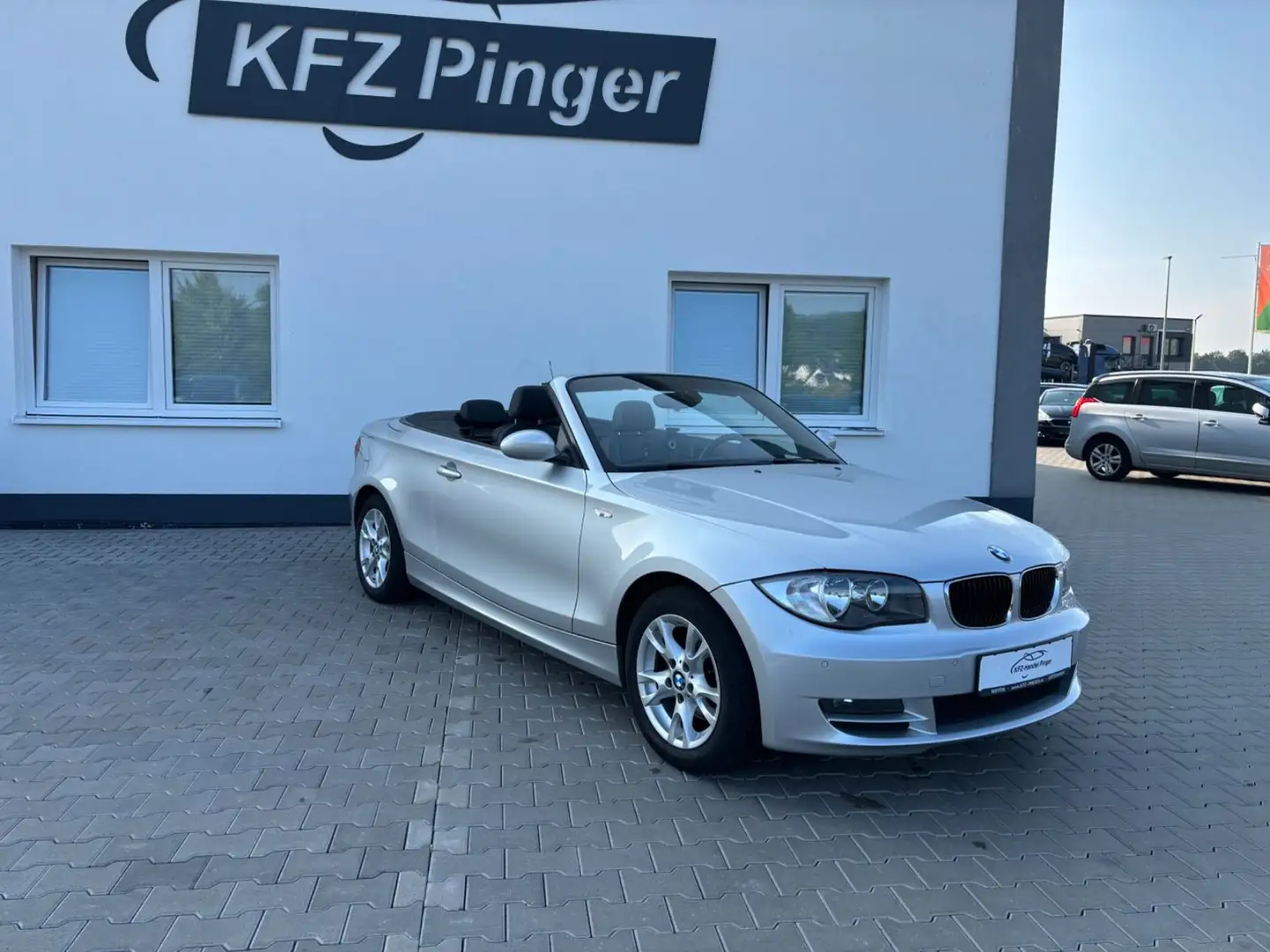 BMW 118 Baureihe 1 Cabrio 118i Silber - 2