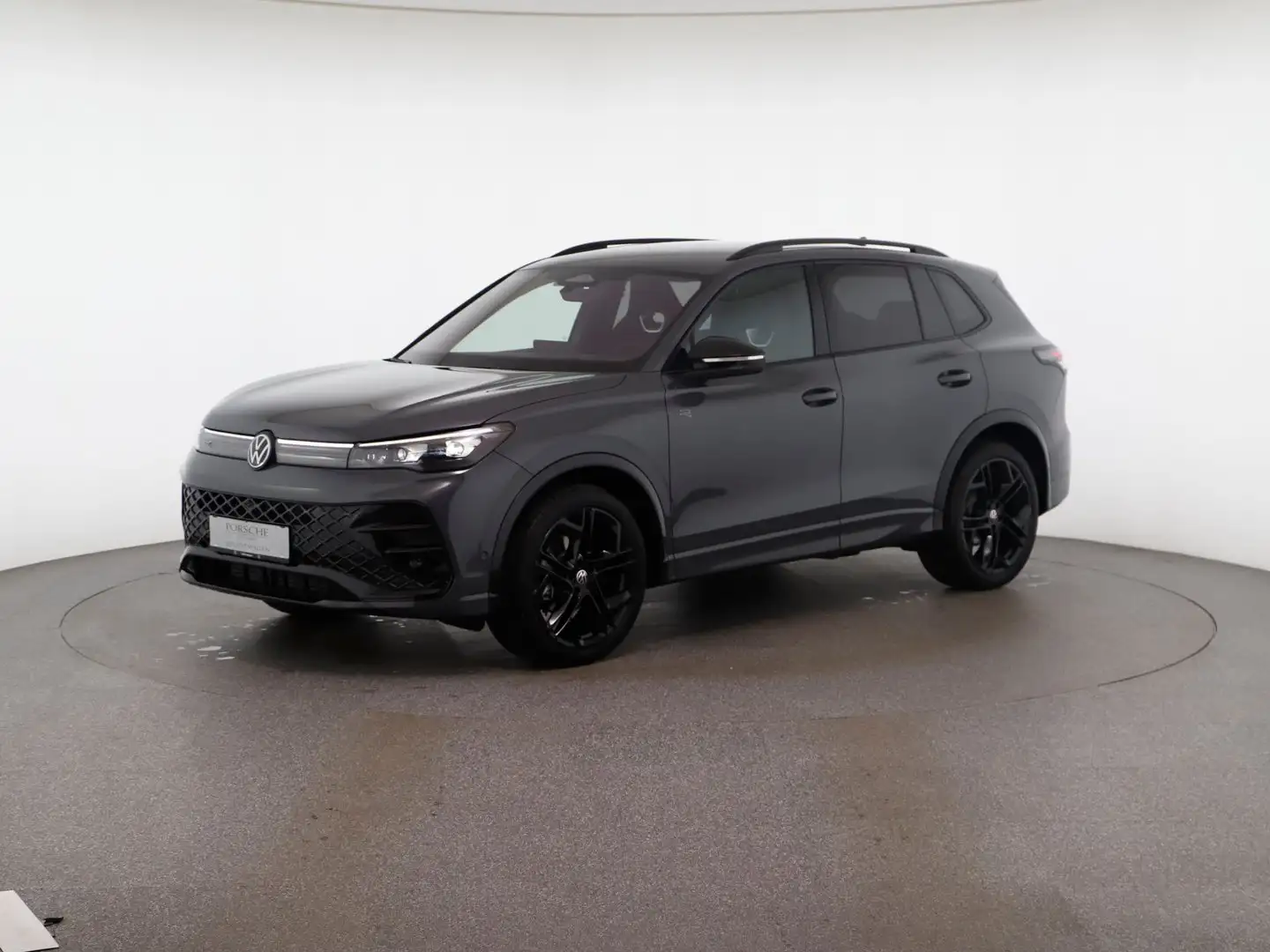 Volkswagen Tiguan R-Line eTSI DSG Grau - 1