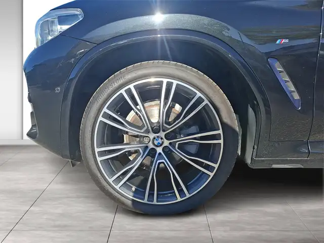 BMW X4 view 2