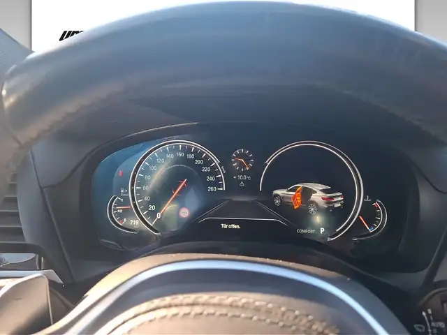 BMW X4 view 9