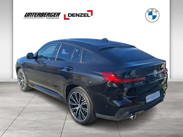 BMW X4 view 3