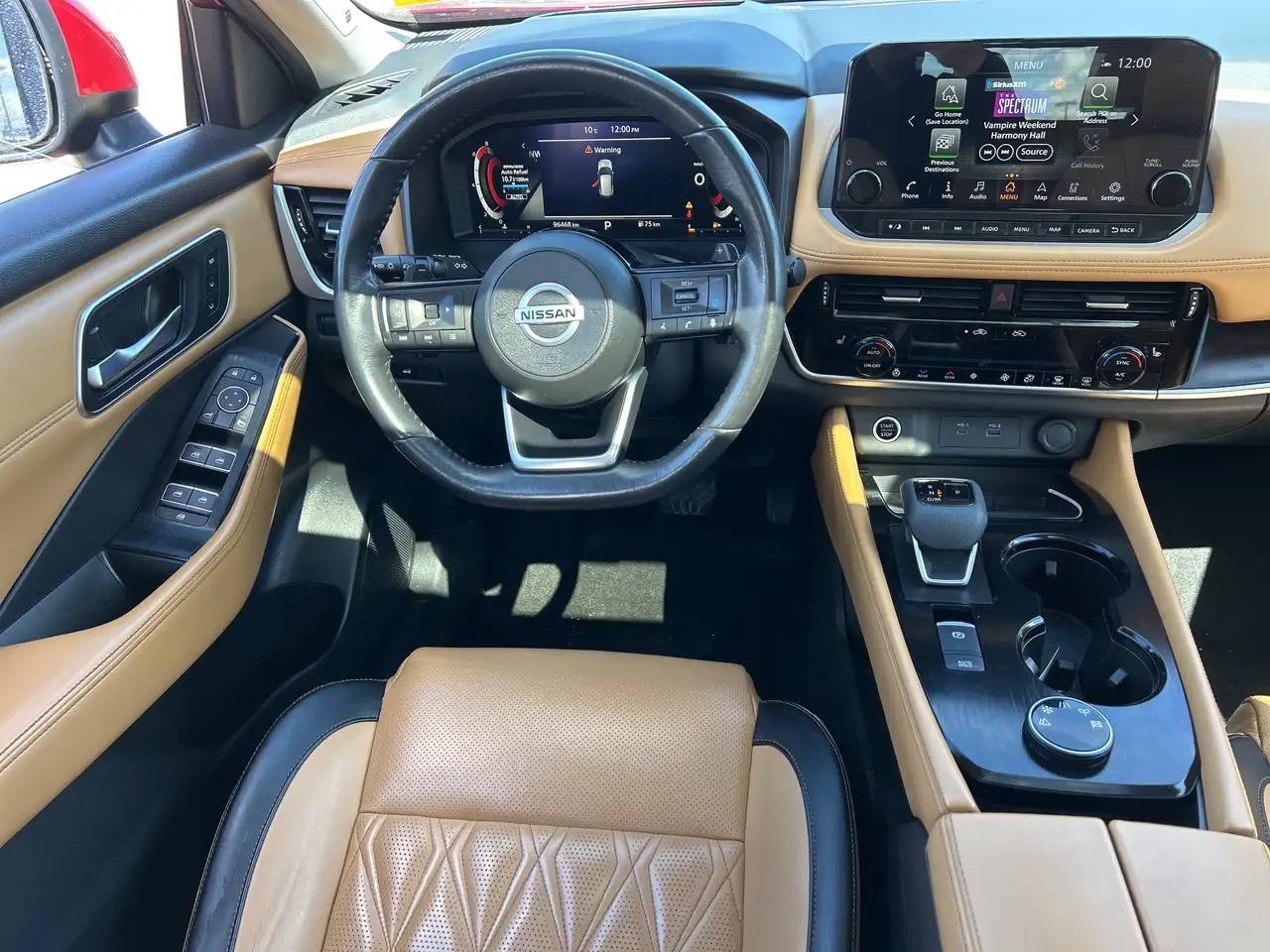 Nissan Rogue снимка Nissan Rogue