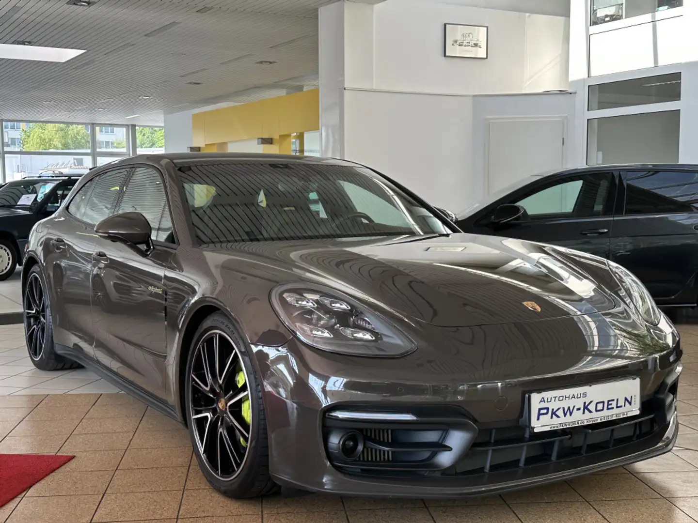 Porsche Panamera 4 E-Hybrid ST*PANO*CHRONO*PDLS*14-WeGe* Maro - 2
