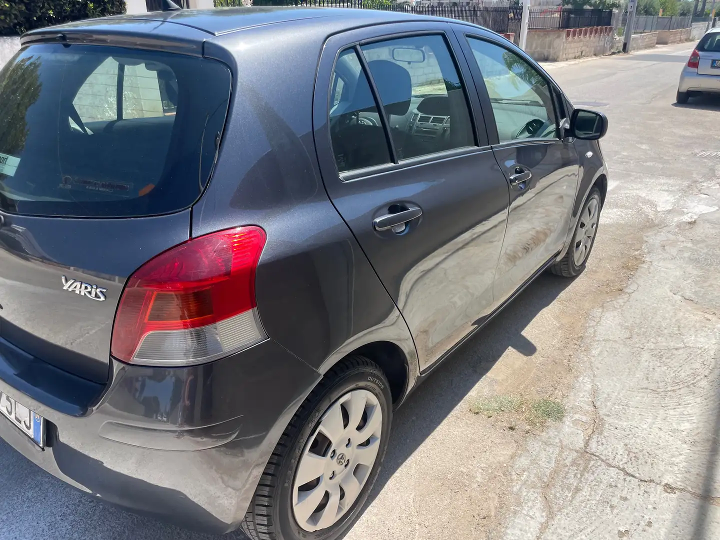 Toyota Yaris 5p 1.0 Expo s/clima Grigio - 2