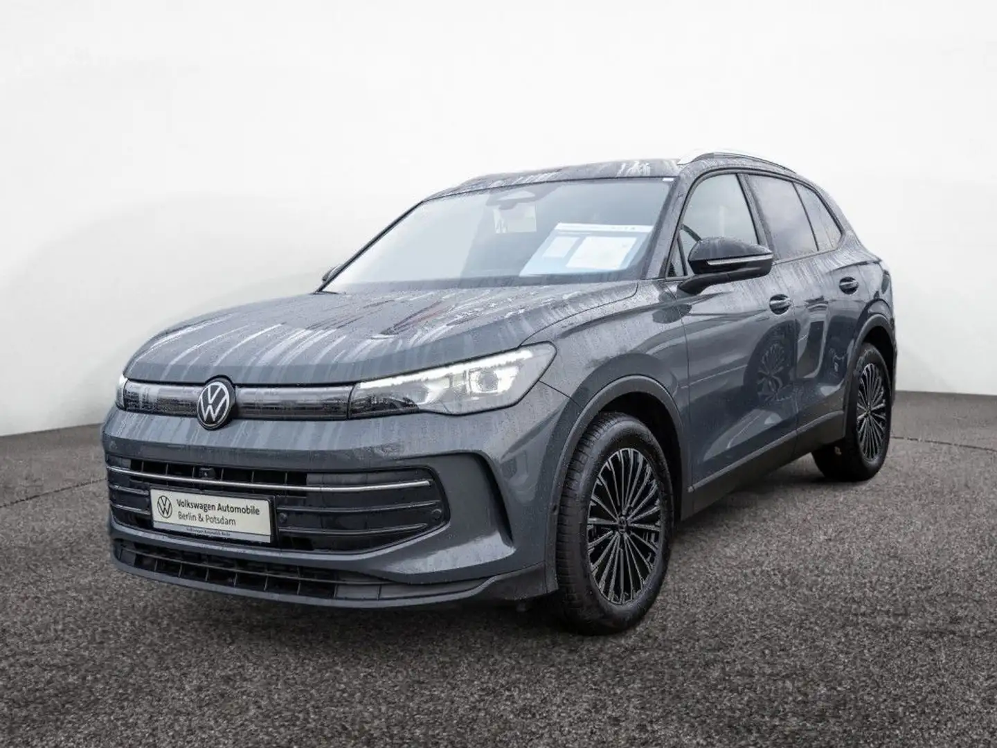 Volkswagen Tiguan 1.5 eTSI DSG Goal Navi R-Kam AHK PDC SHZ Grau - 2