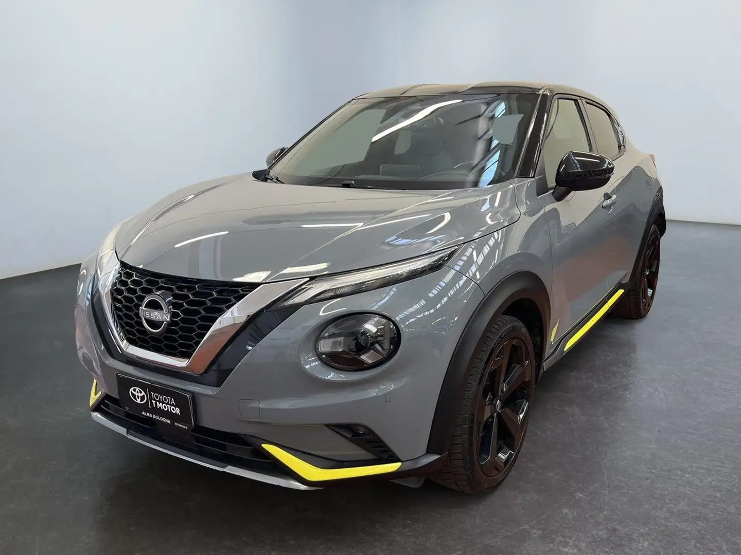 Nissan Juke 1.0 DIG-T 114 CV Kiiro Gris - 1