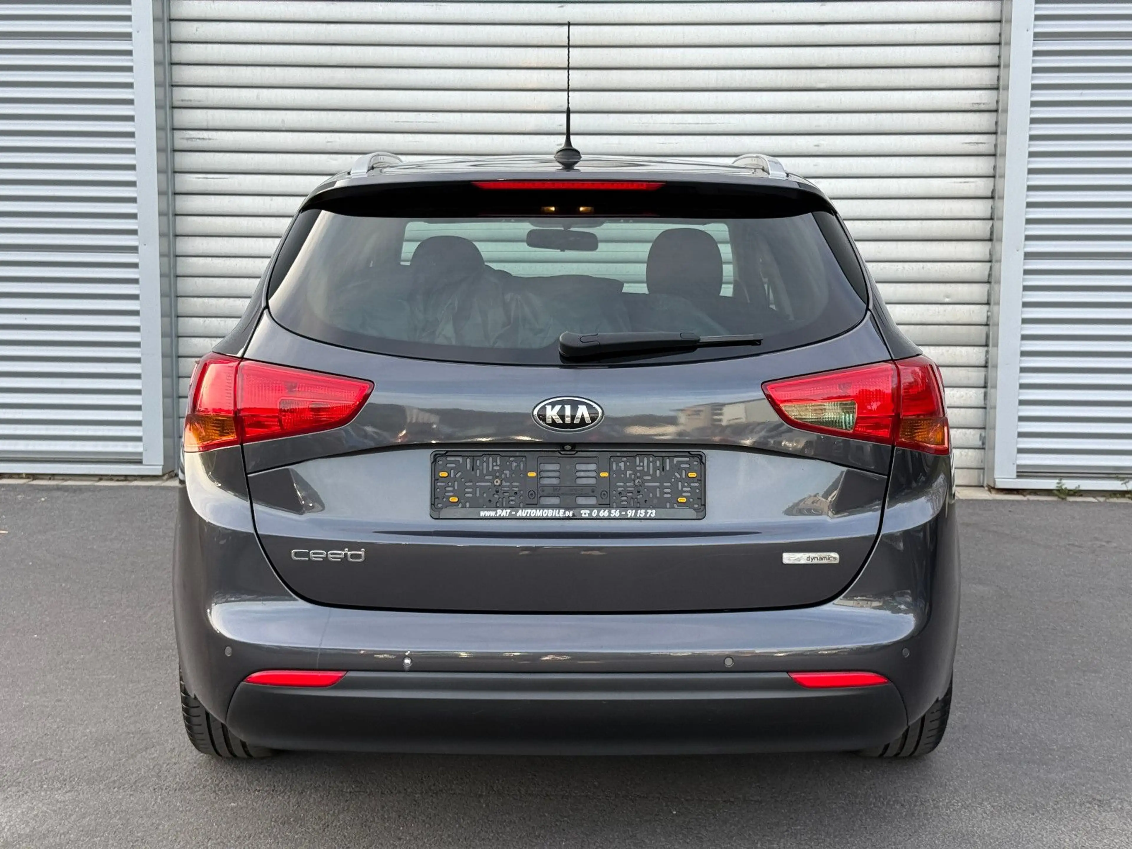 Kia Ceed SW / cee'd SW Cee'd Sportswagon UEFA Euro 2016 Navi PDC Kamera — photo 6