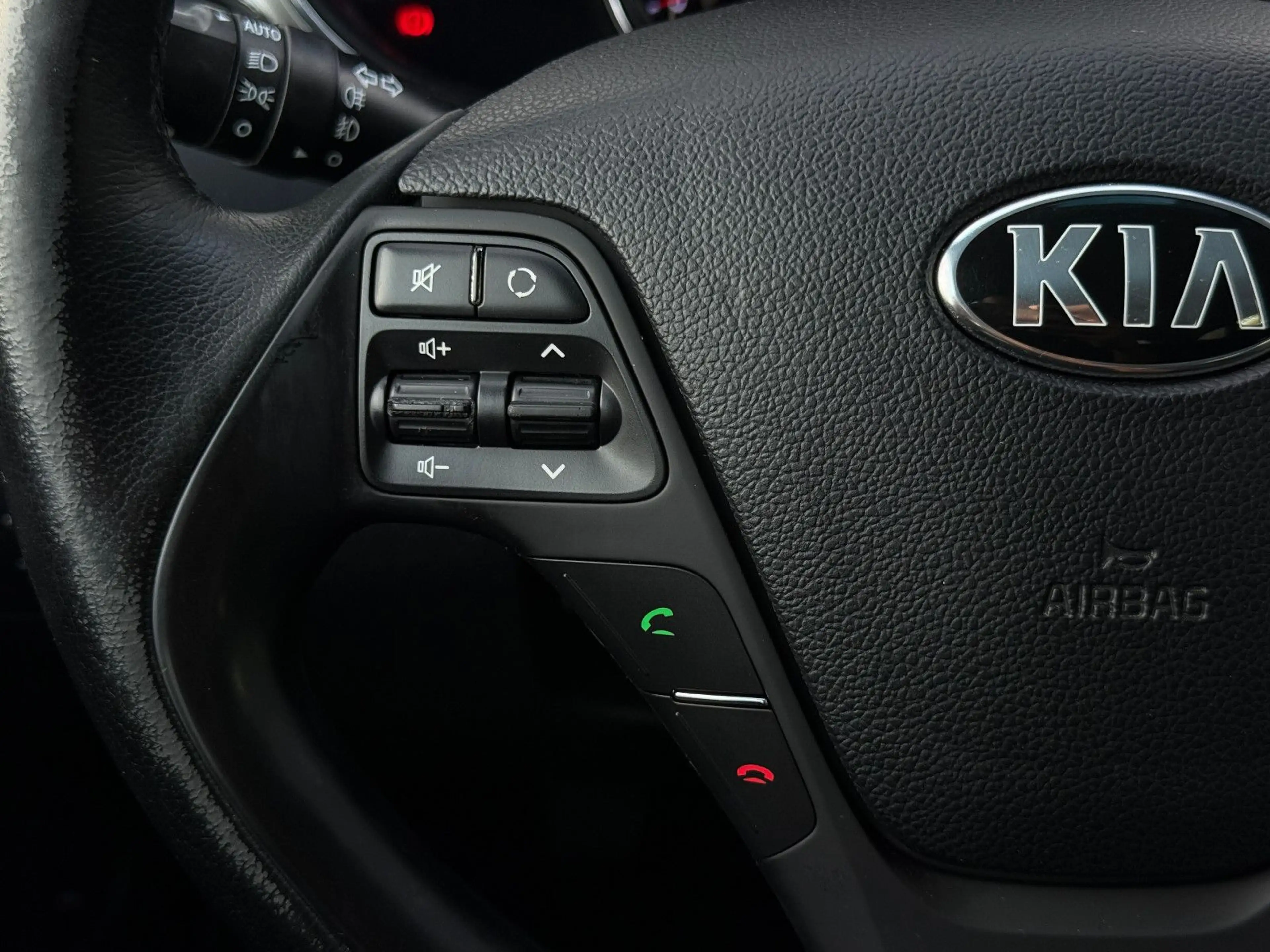 Kia Ceed SW / cee'd SW Cee'd Sportswagon UEFA Euro 2016 Navi PDC Kamera — photo 13