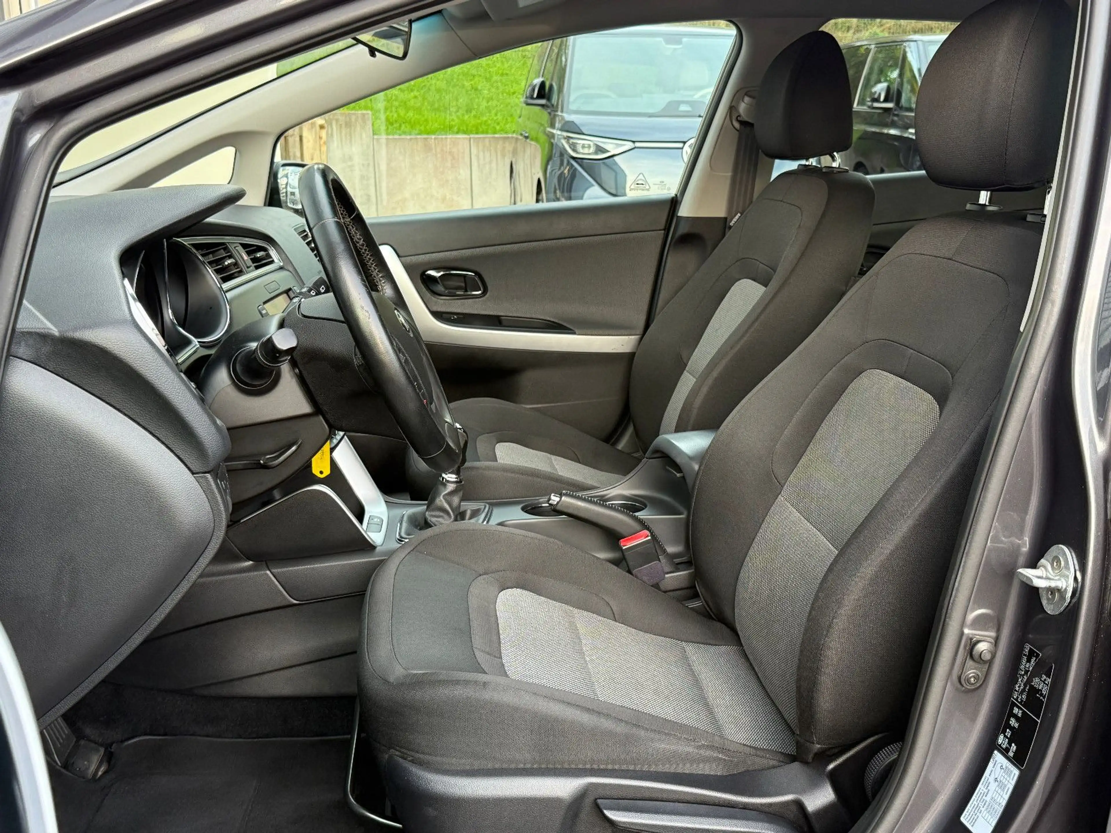 Kia Ceed SW / cee'd SW Cee'd Sportswagon UEFA Euro 2016 Navi PDC Kamera — photo 10