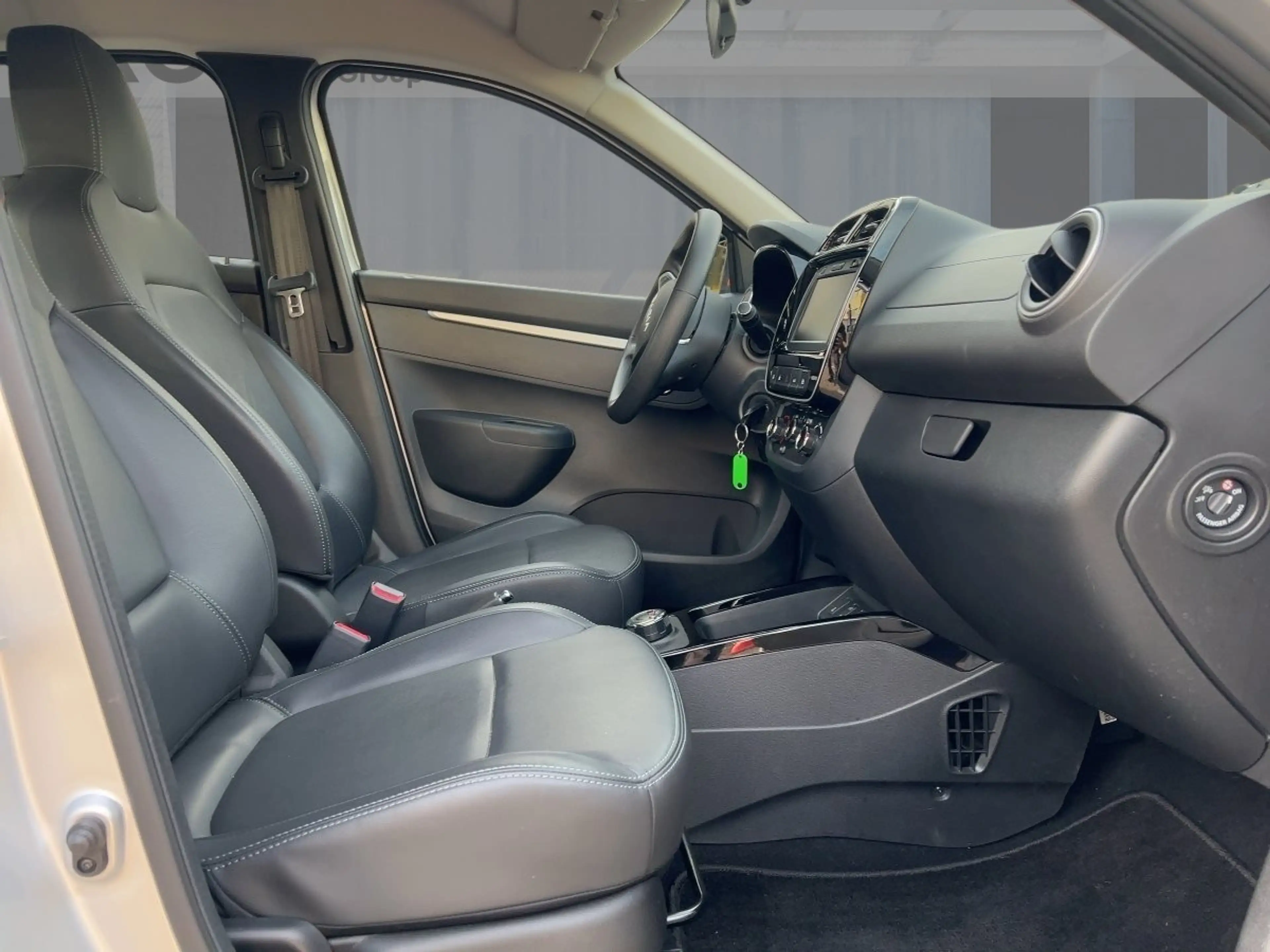 Dacia Spring Essential Elektric 45 — photo 8