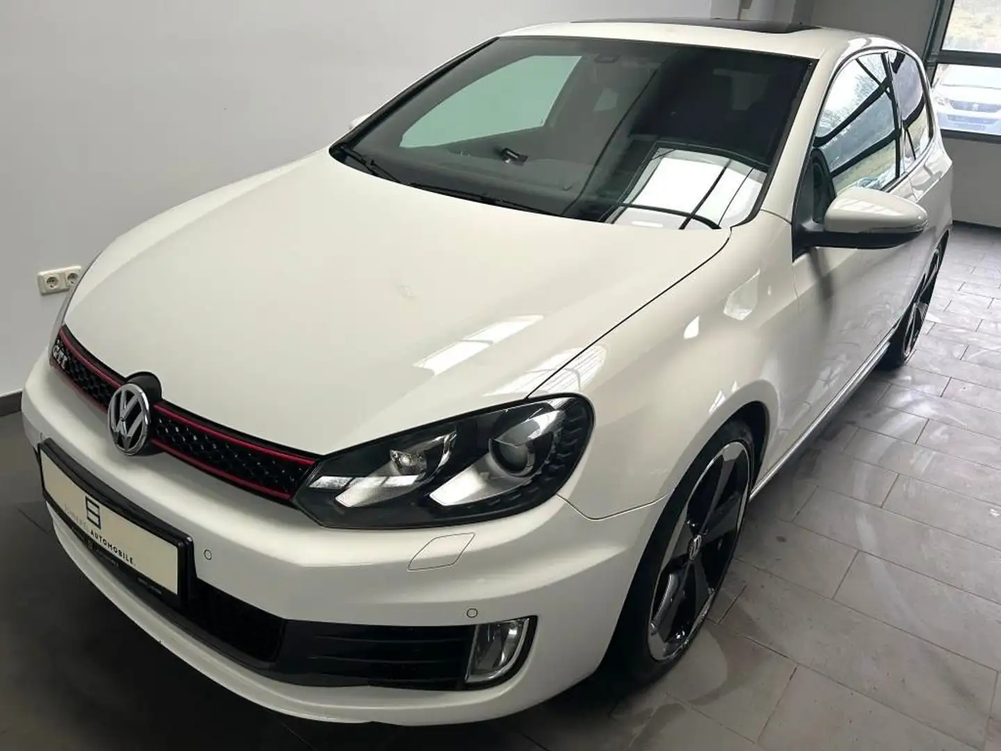 Volkswagen Golf VI GTI PDC vorne + hinten NAVI Blanc - 1