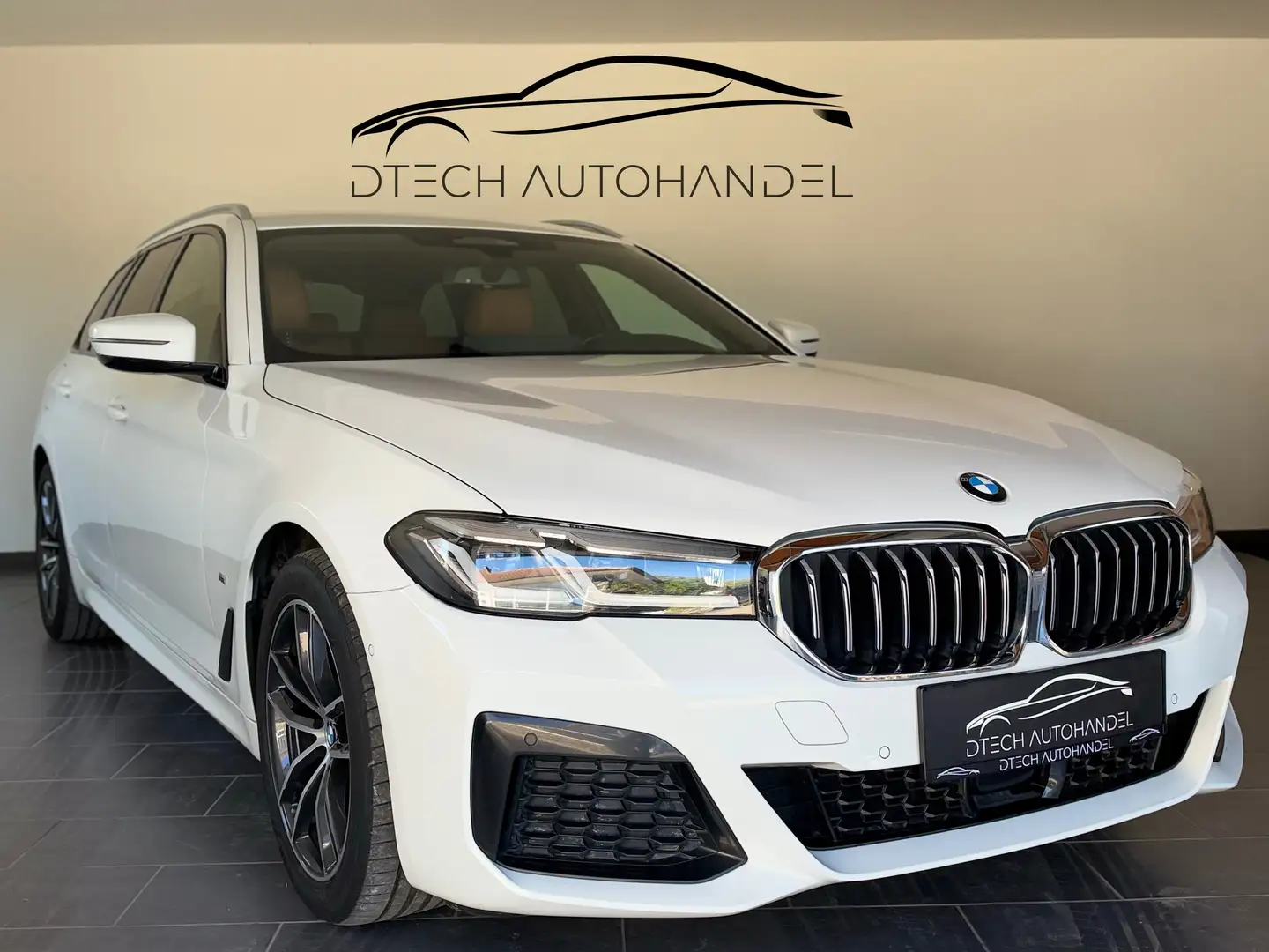 BMW 520 520d xDrive MSport/KEYLESS/ACC/4xSHZ/LHZ/ADAPTIVE LED Weiß - 1