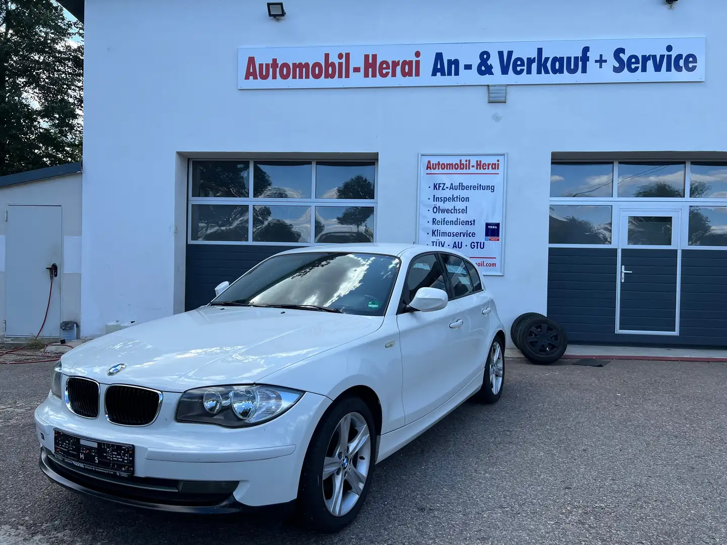 BMW 116 116i  2,0 Lt    (Motorschaden) Белый - 1