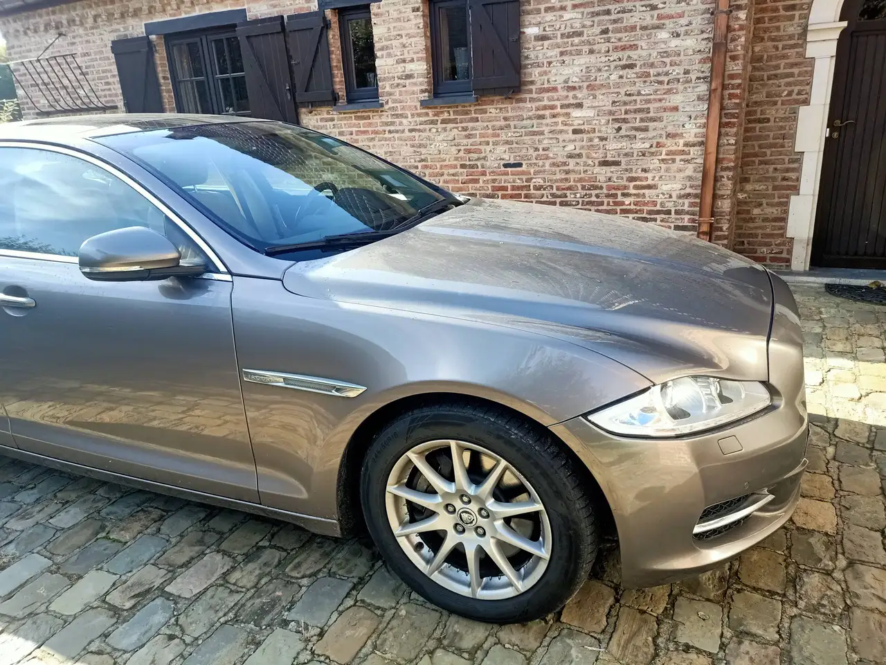 Jaguar XJ