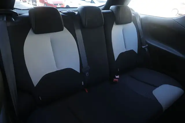 DS Automobiles DS 3 view 12