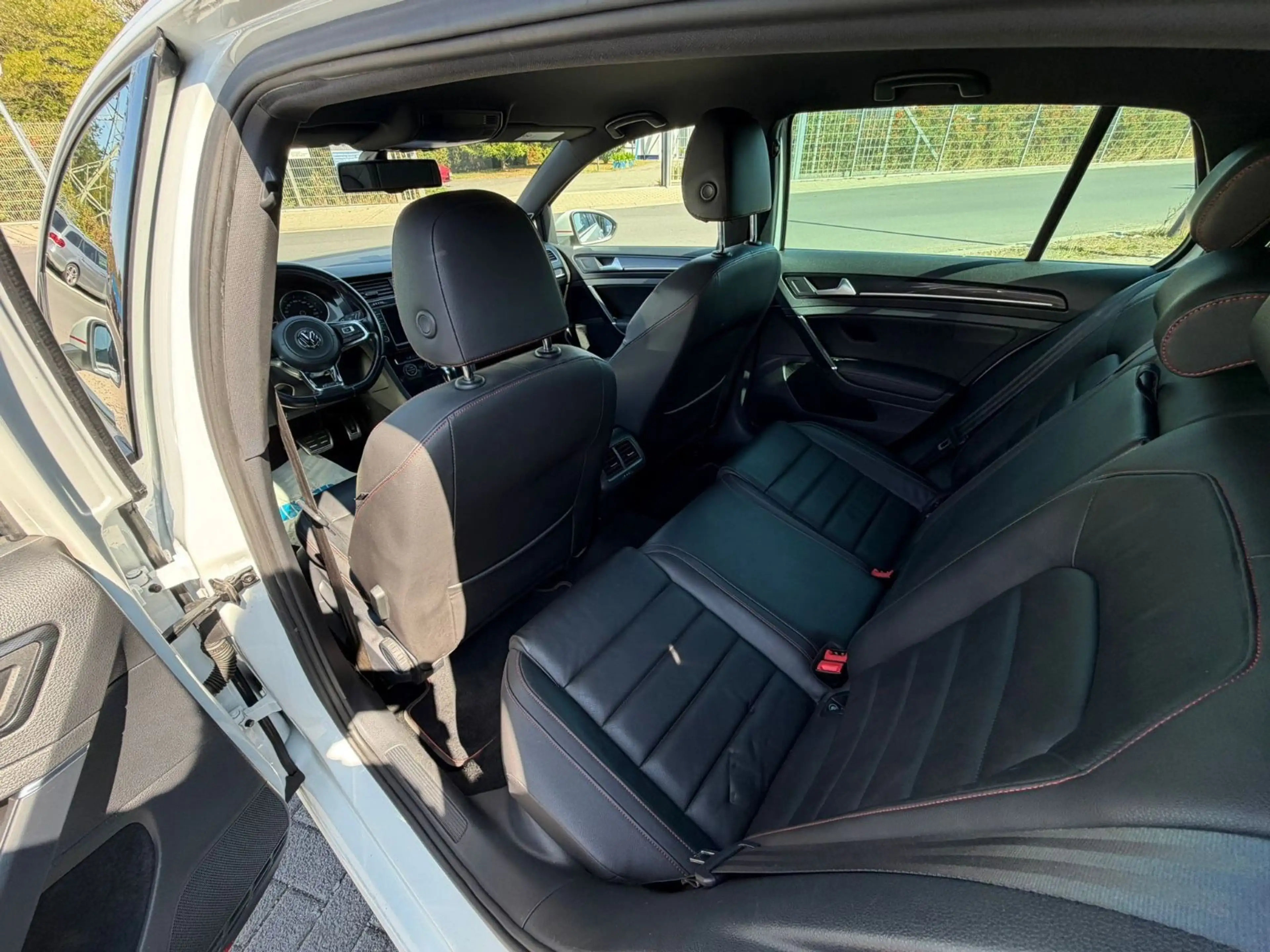 Volkswagen Golf VII Lim. GTI Performance BMT — photo 9