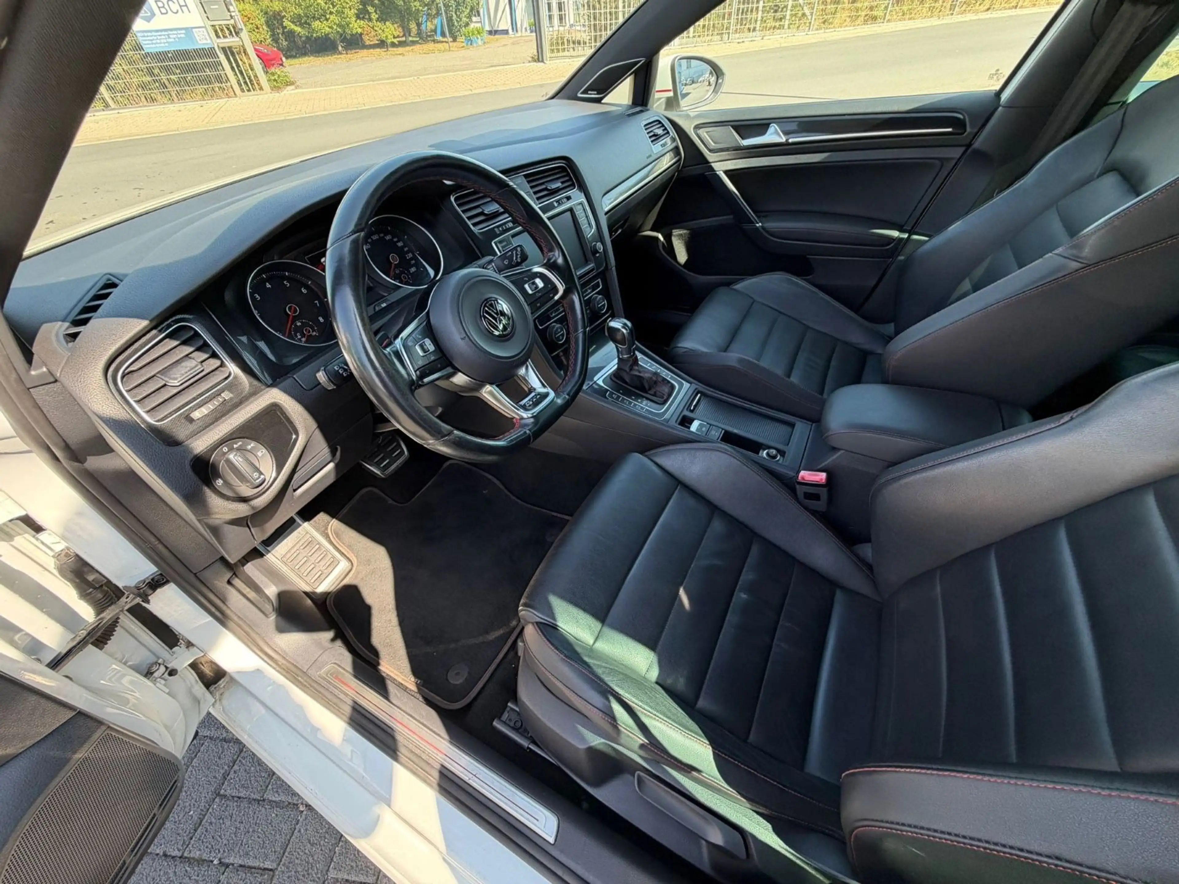 Volkswagen Golf VII Lim. GTI Performance BMT — photo 11