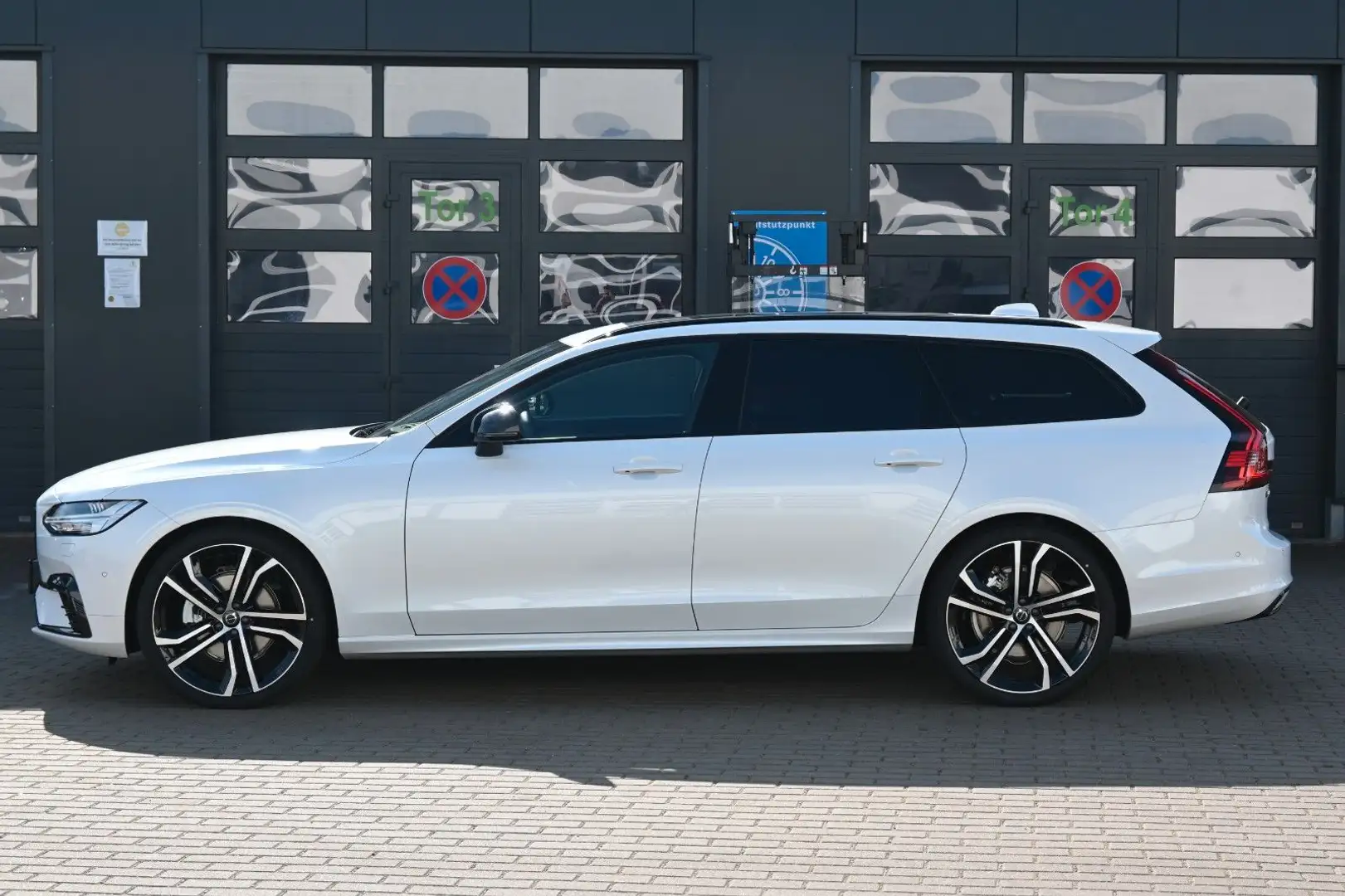 Volvo V90 B4 Diesel Plus Dark*Pano*360°*STHZG*21 Zoll* Weiß - 2