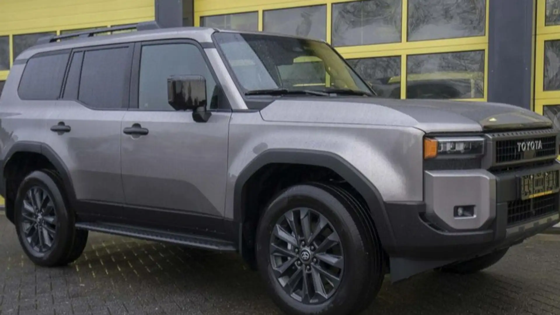 Toyota Land Cruiser 250 First Edition Aut. Gris - 2