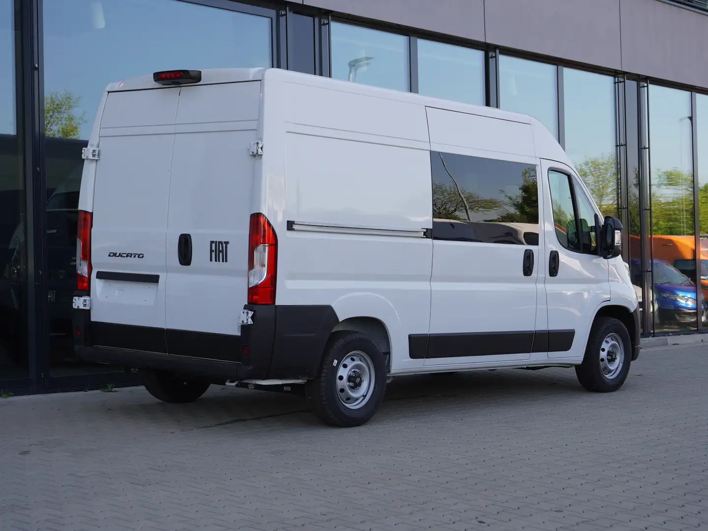 Fiat Ducato L2H2 / Multicab 7-Sitzer / 10-Zoll-Navi Blanco - 2
