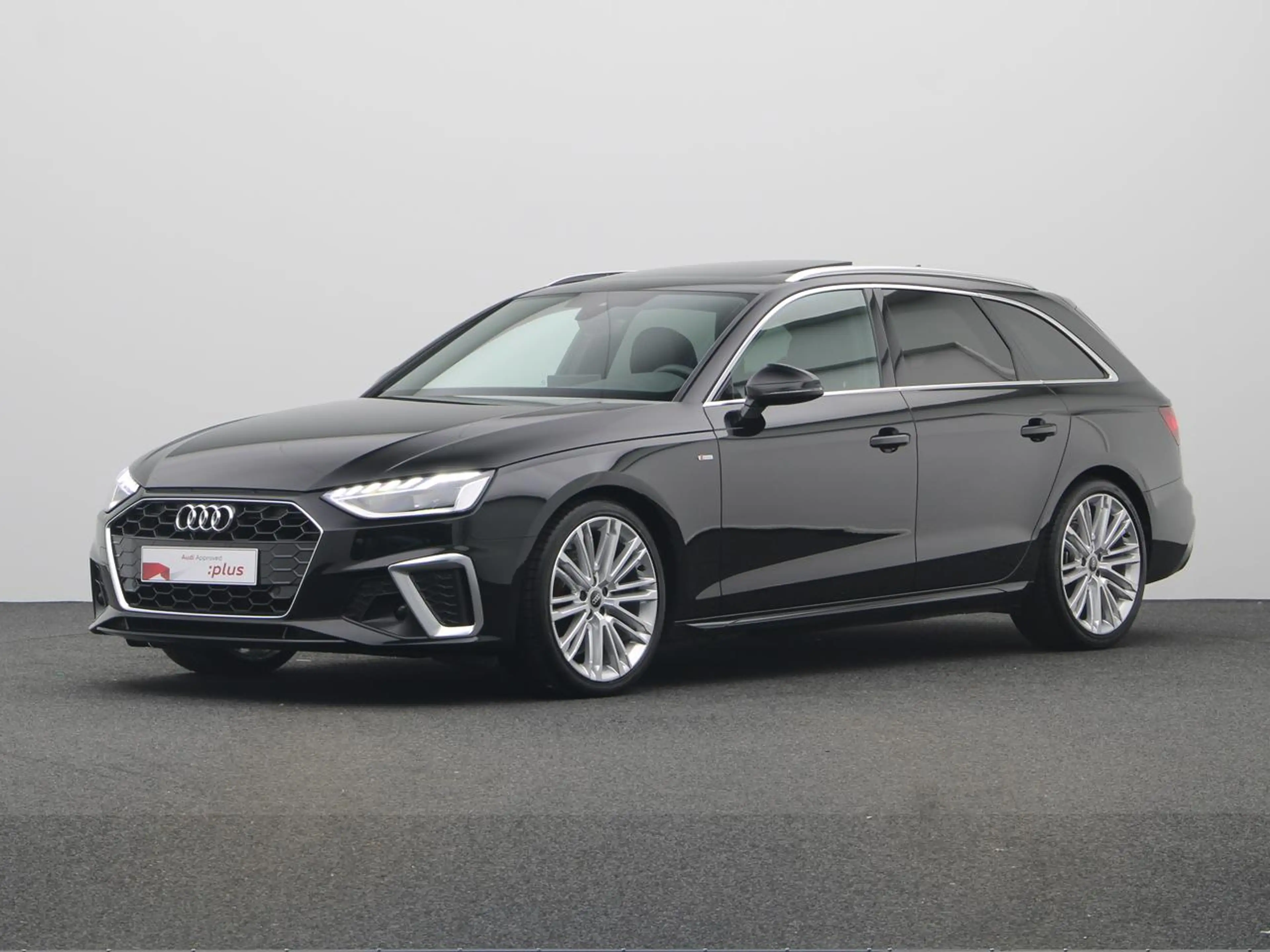 Audi A4 2.0 TDi S-TRONIC PANORAMISCH SCHUIFDAK