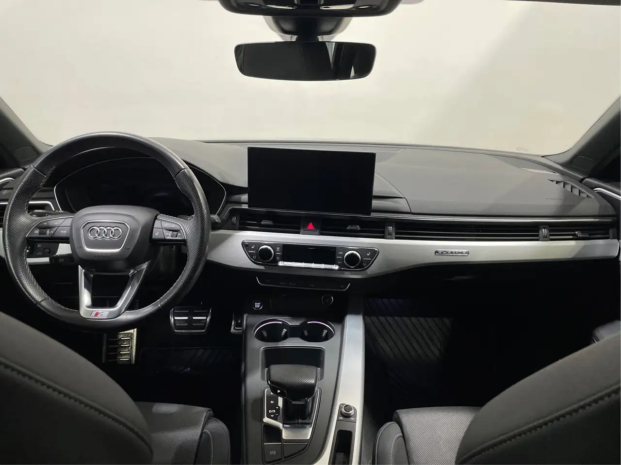 Audi A4 снимка Audi A4