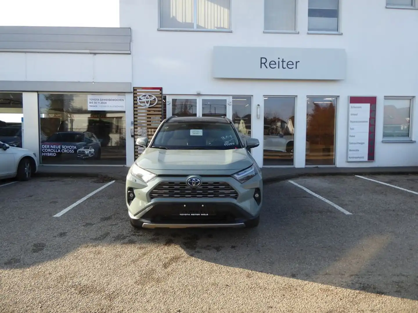 Toyota RAV 4 2,5 Hybrid VIP AWD *NETTO 38.400,-* Verde - 1