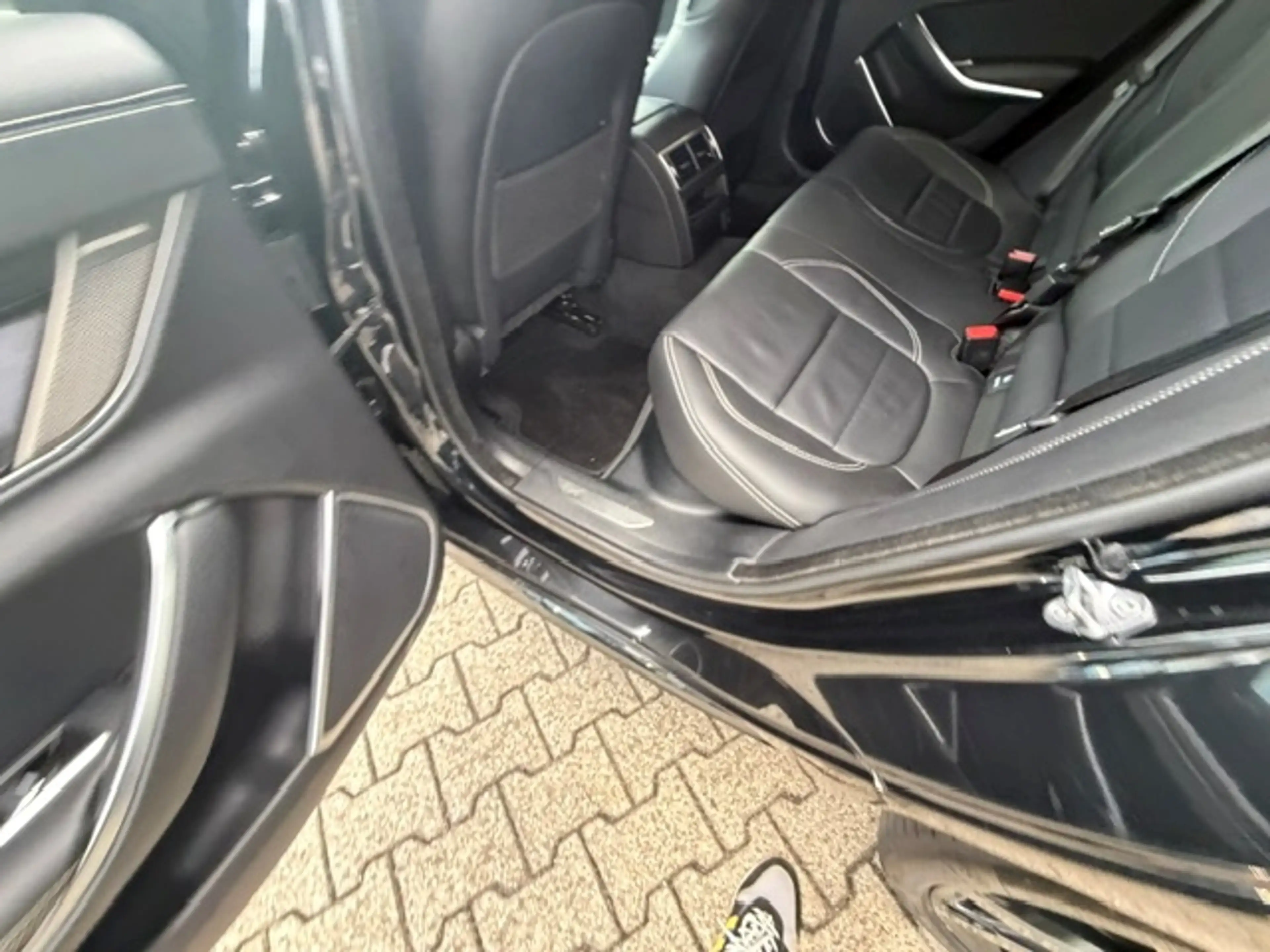 Jaguar XF 2.0 Sportbrake R-Dynamic AWD AHK 21'' Meridian LED — photo 6