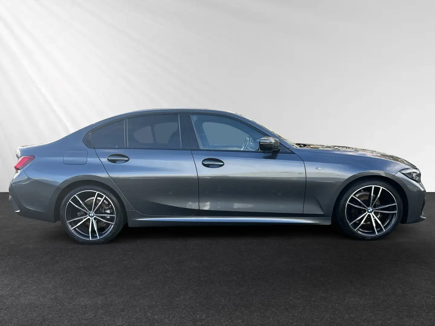 BMW 318 i Limousine M Sport|HiFi|PDC|19"LM Grau - 2